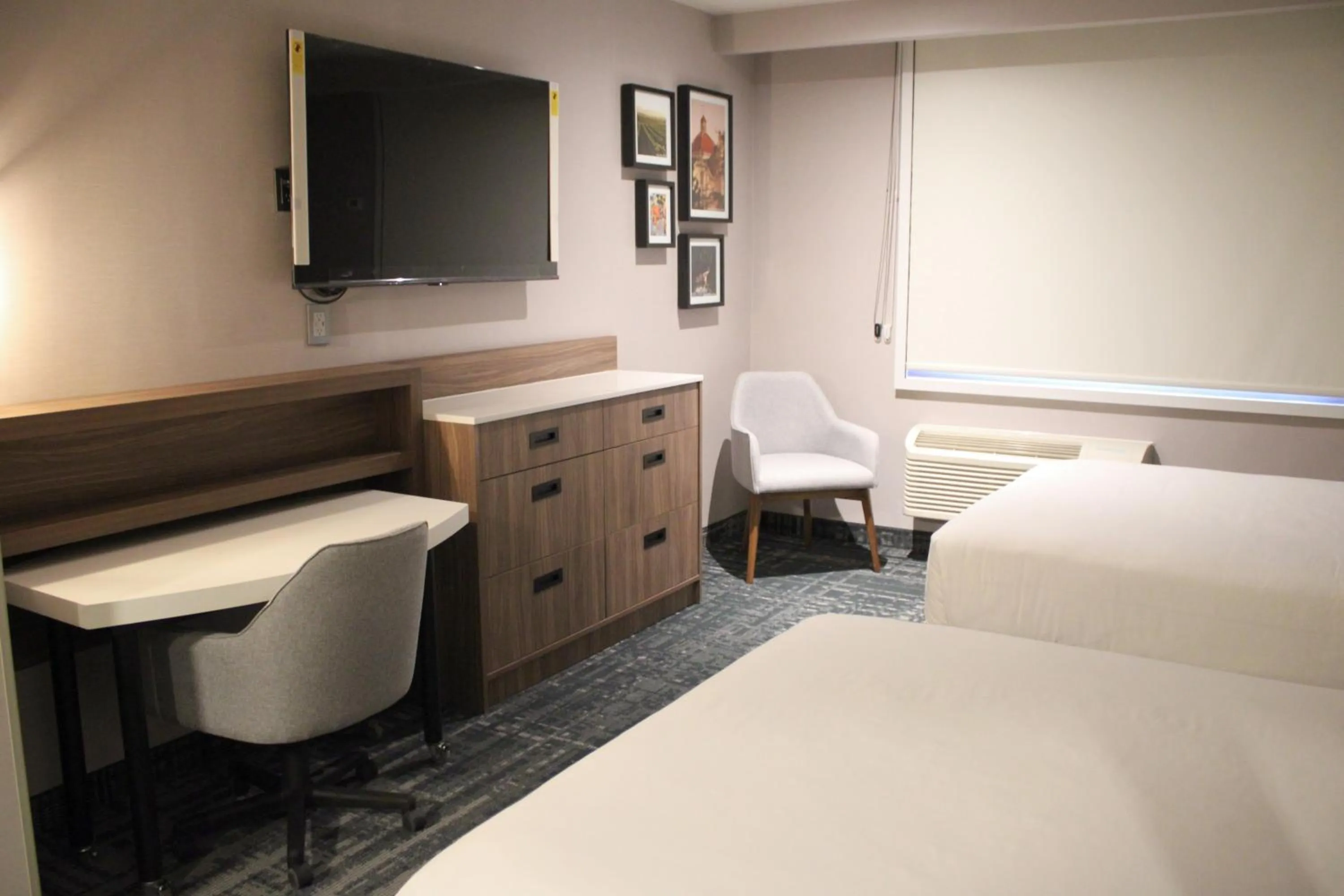 TV and multimedia, Bed in Homewood Suites By Hilton Saltillo