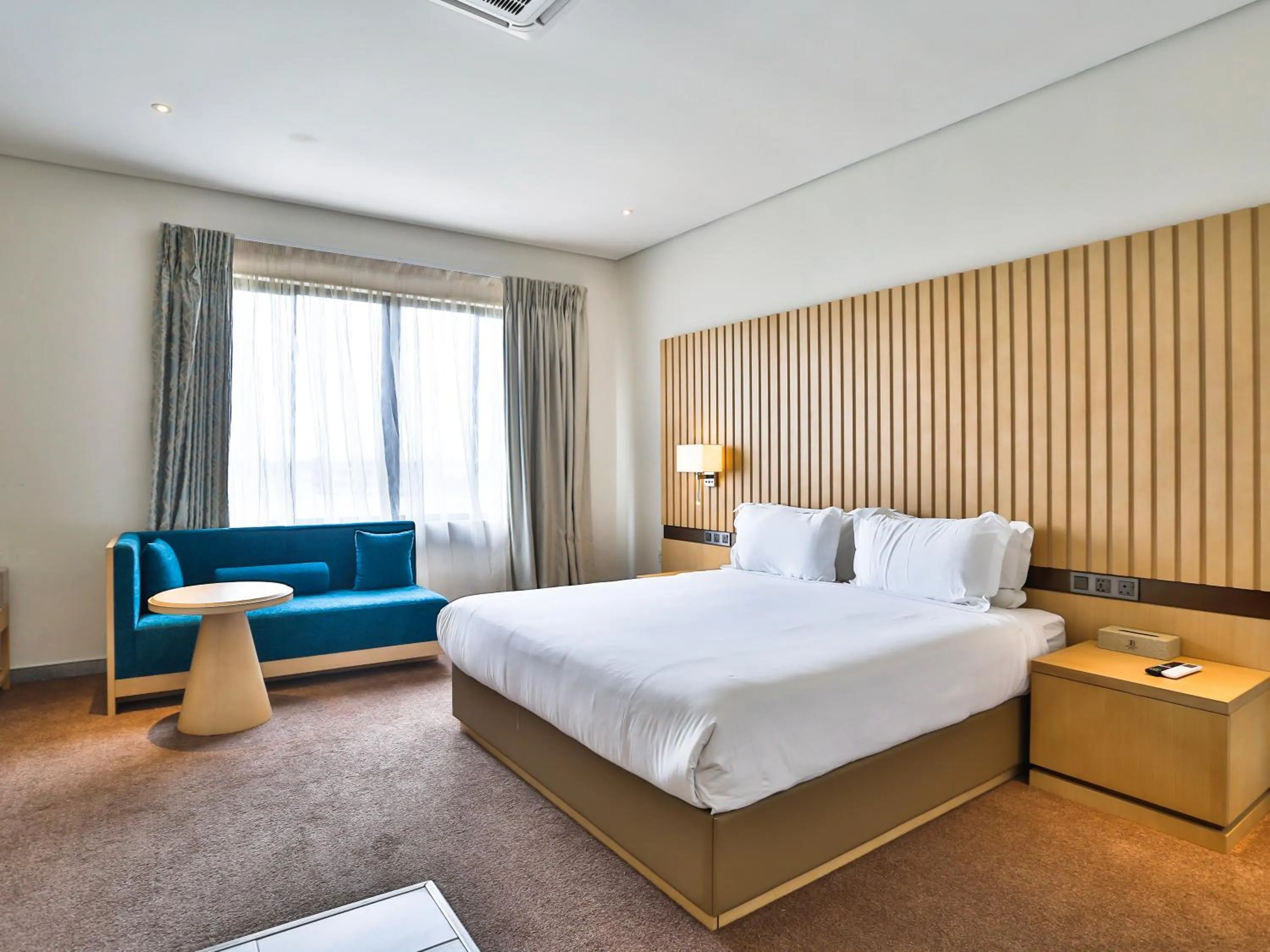 Bed in 38 on Boulders Hotel