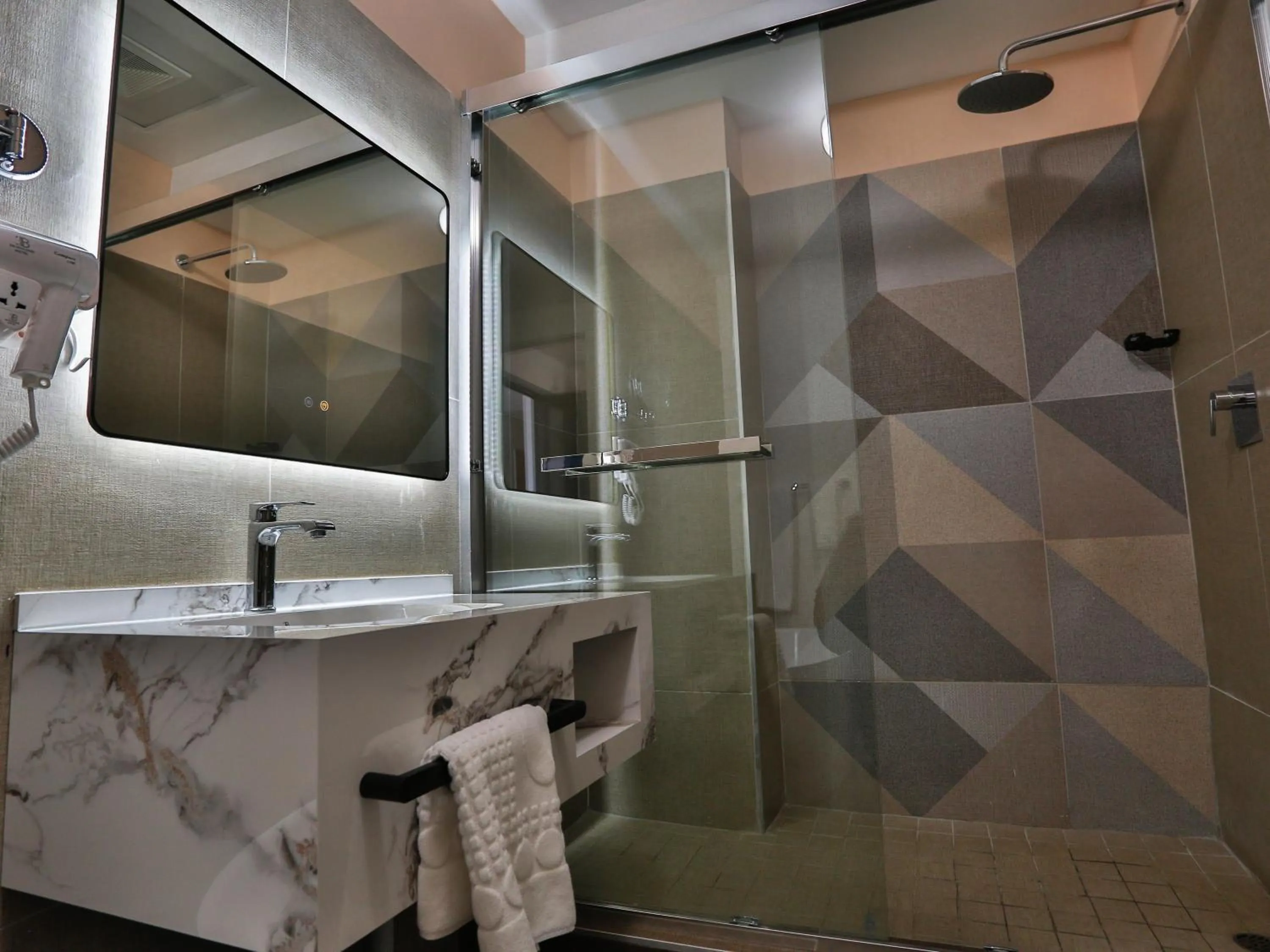 38 on Boulders Hotel