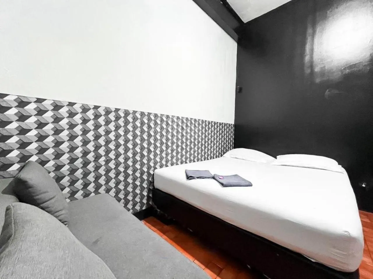 Bed in Modom Residence