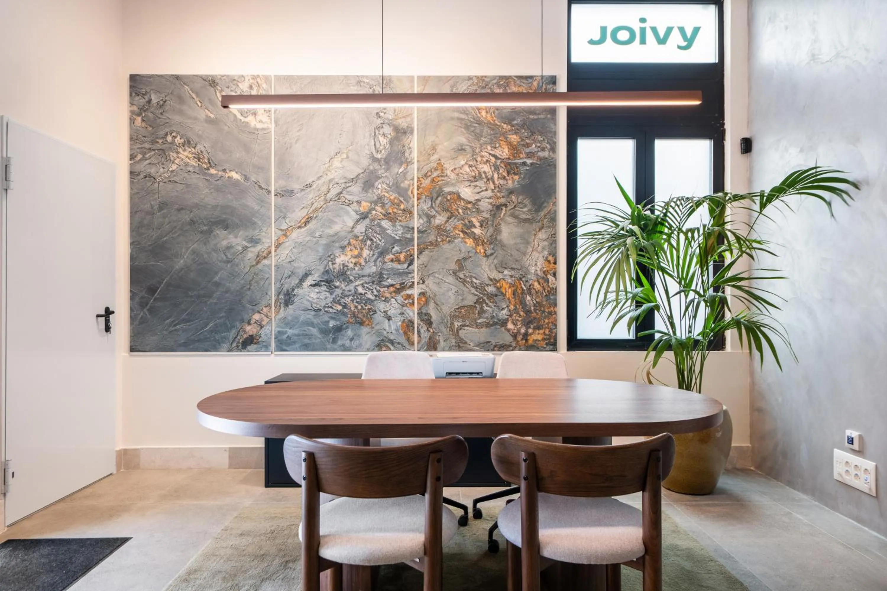 Seating area in Pacifico Suites near Retiro