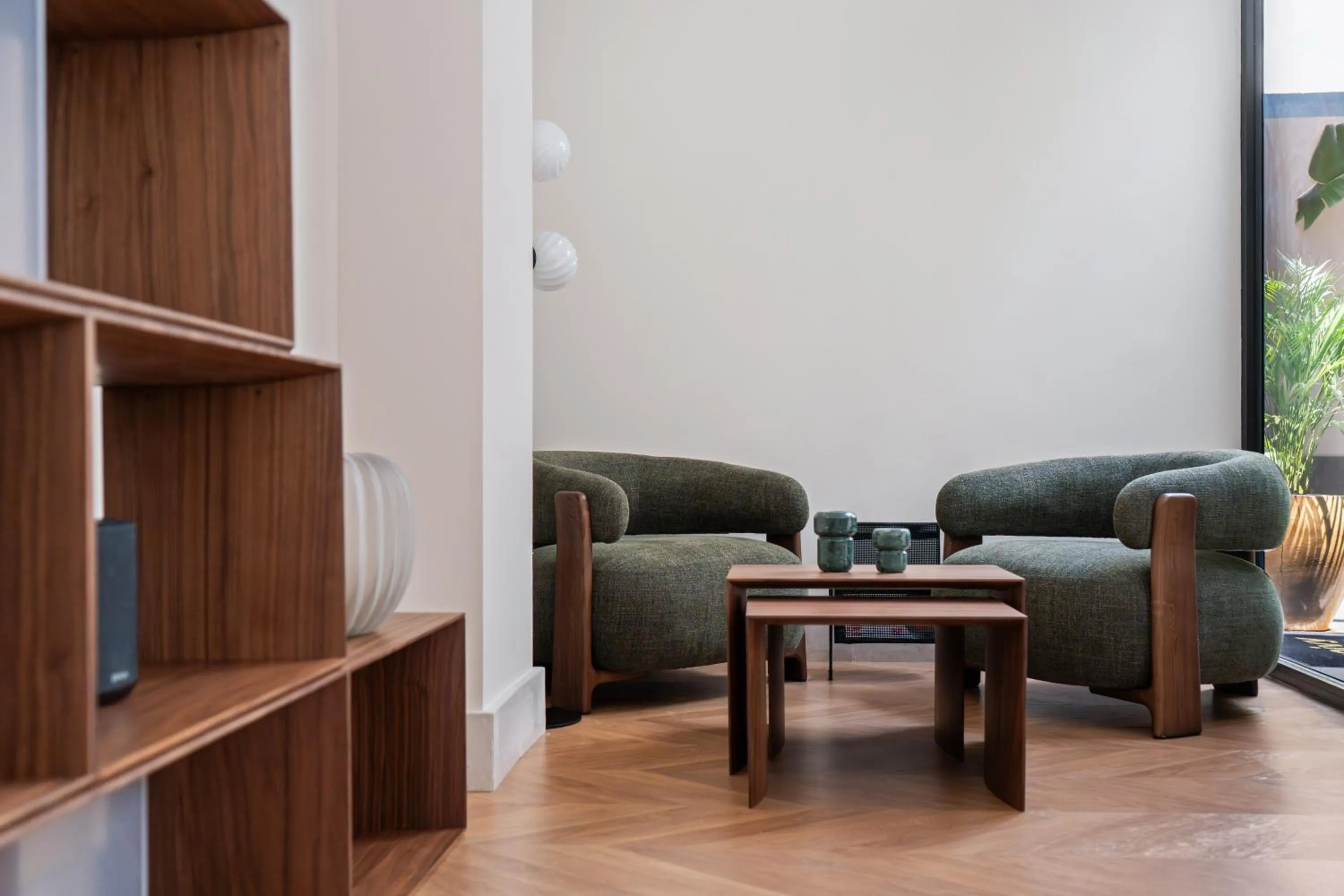 Seating area in Pacifico Suites near Retiro