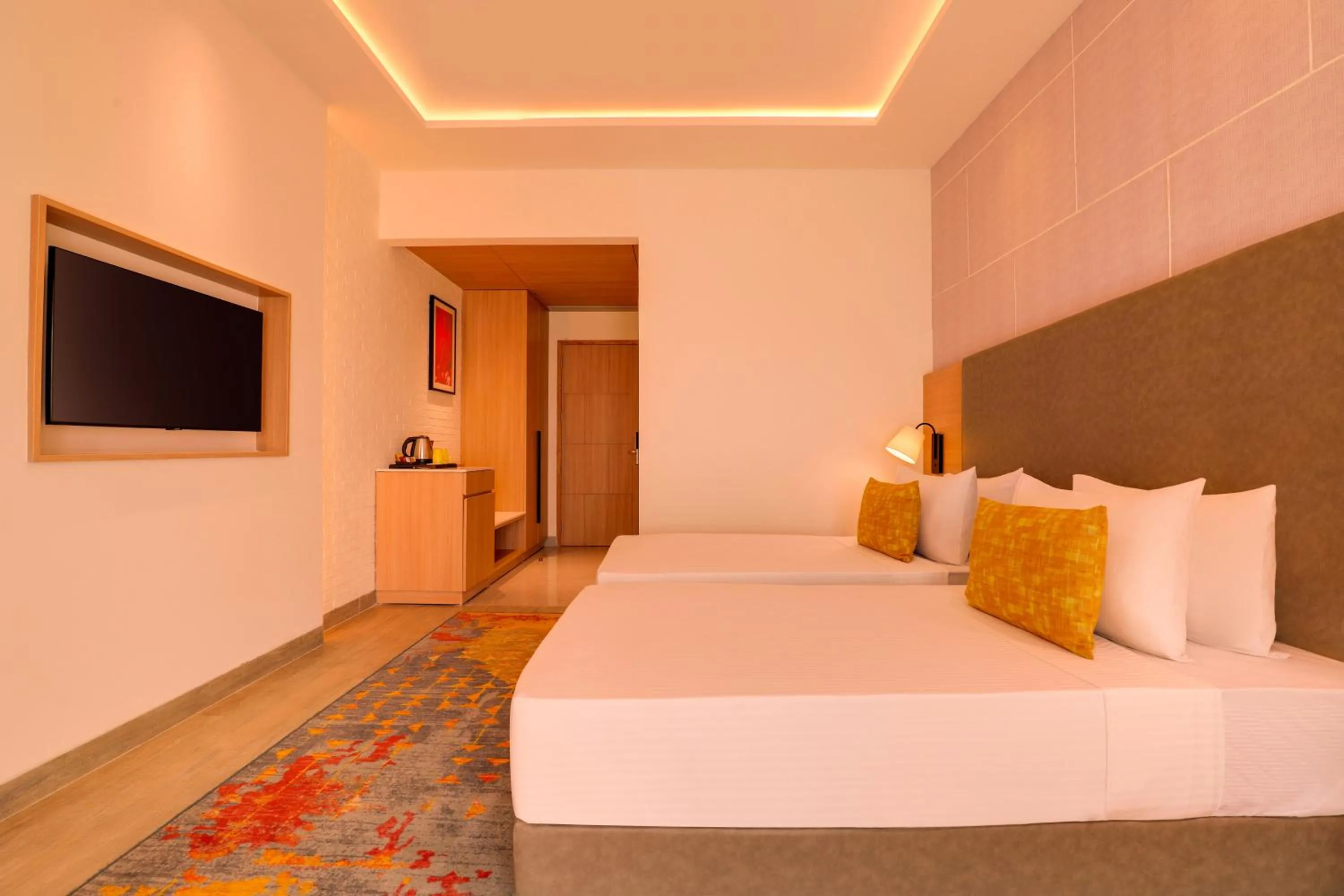 Bedroom, Bed in Lemon Tree Hotel, Chandausi