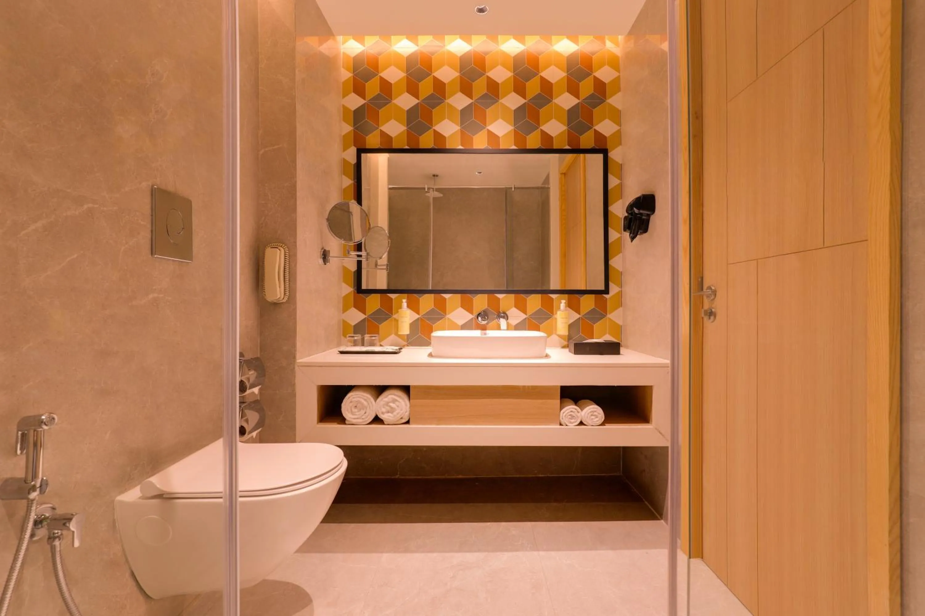 Bathroom in Lemon Tree Hotel, Chandausi