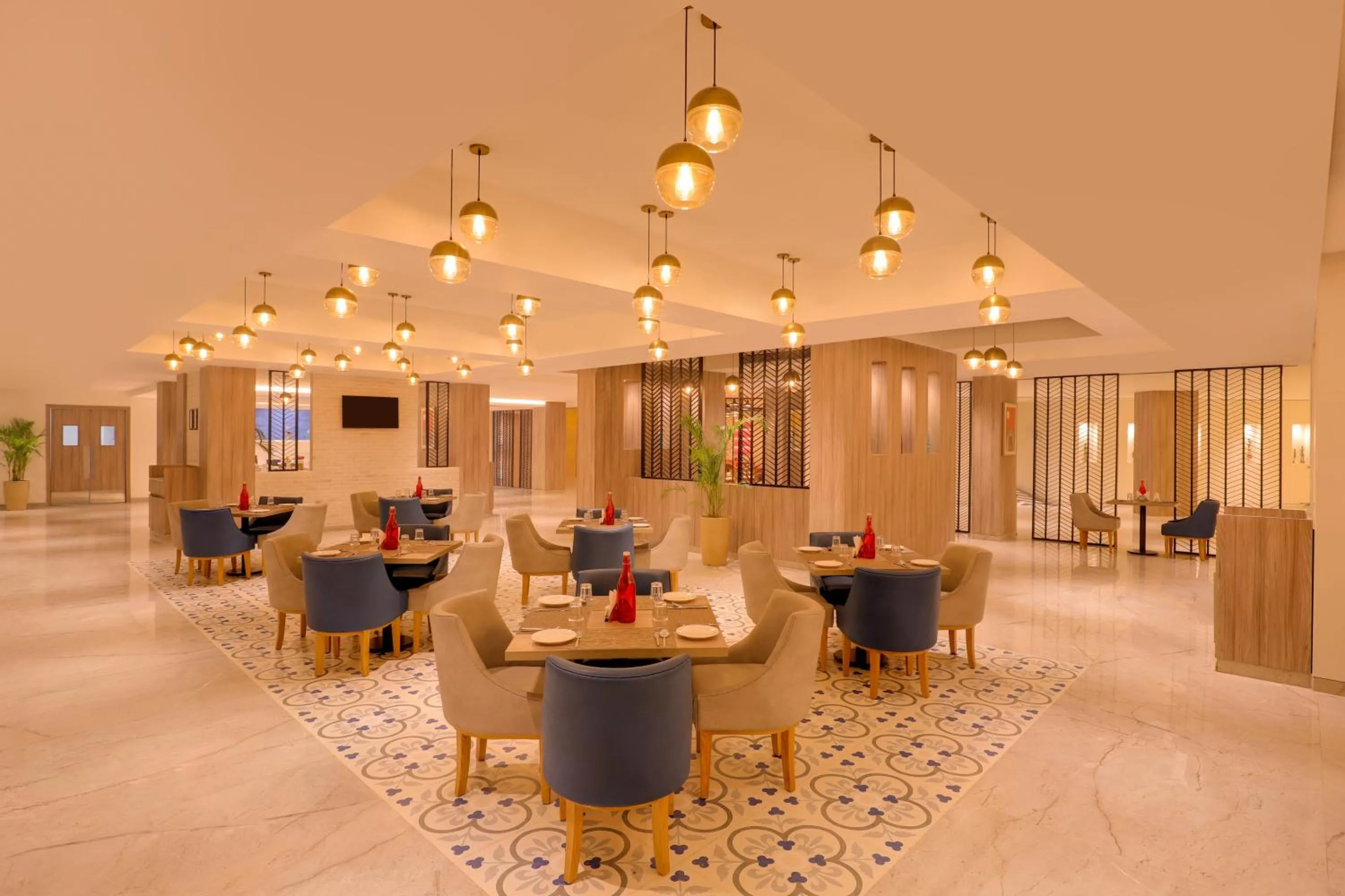 Restaurant/places to eat in Lemon Tree Hotel, Chandausi