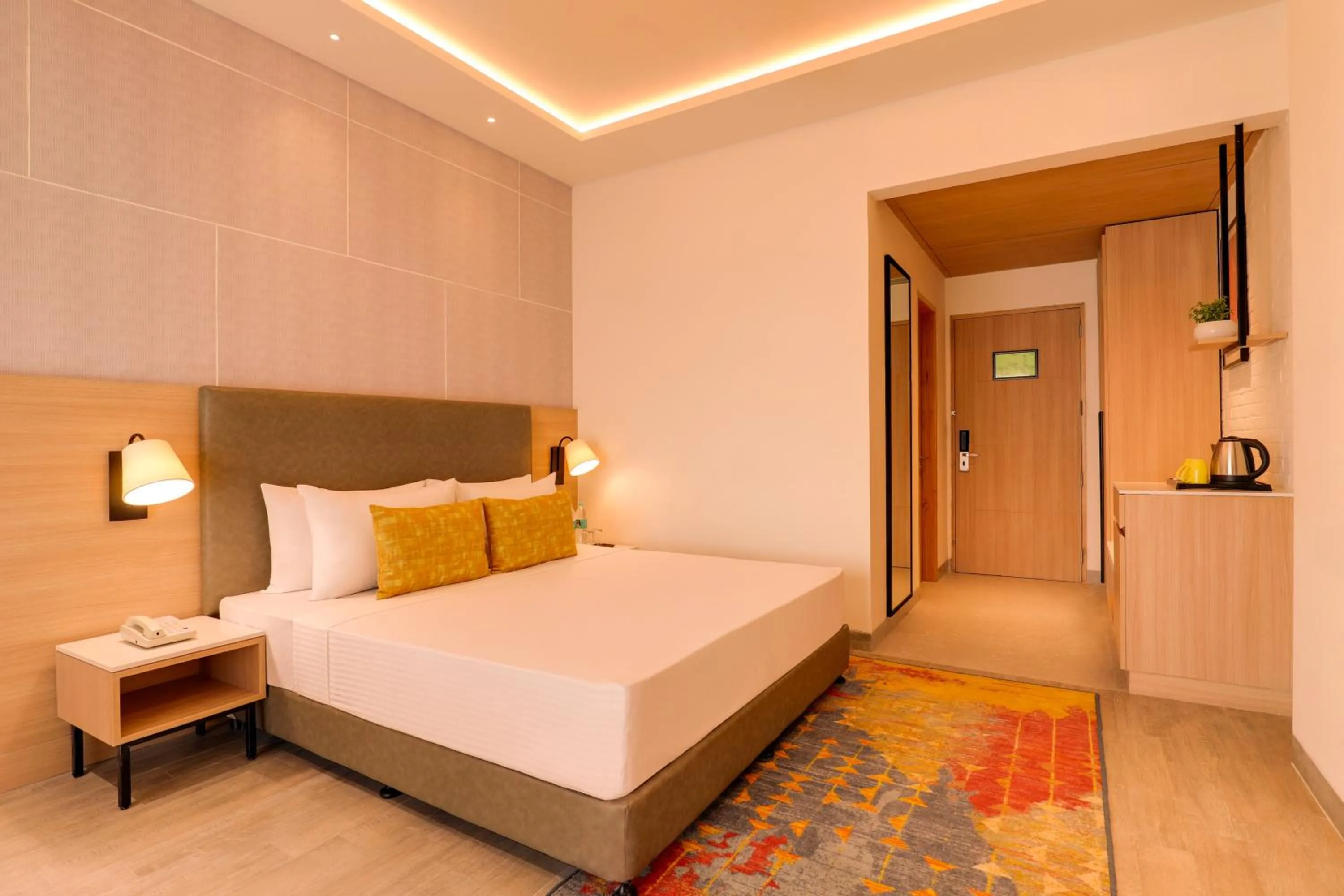 Bedroom, Bed in Lemon Tree Hotel, Chandausi