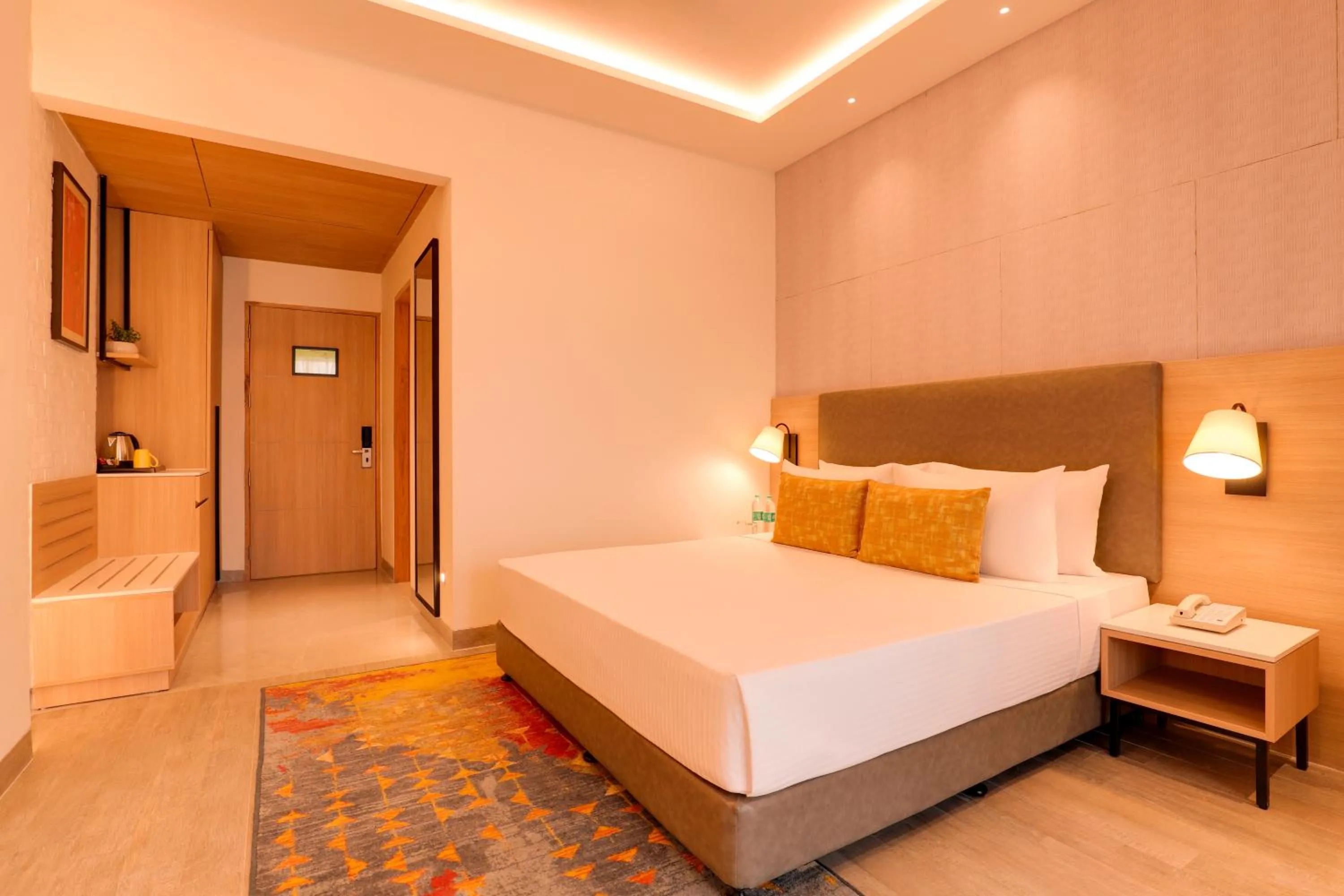 Bedroom, Bed in Lemon Tree Hotel, Chandausi