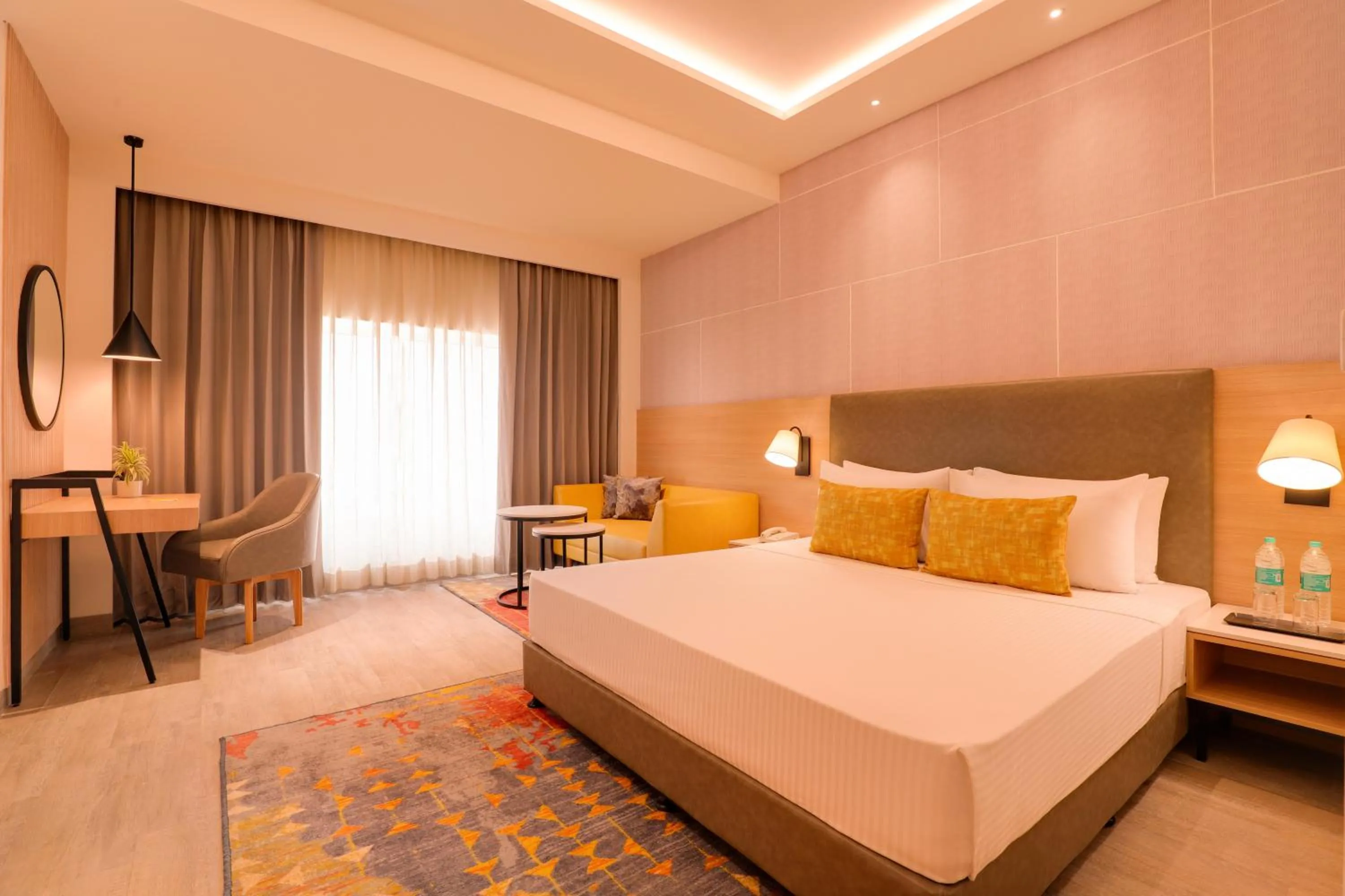 Bedroom, Bed in Lemon Tree Hotel, Chandausi