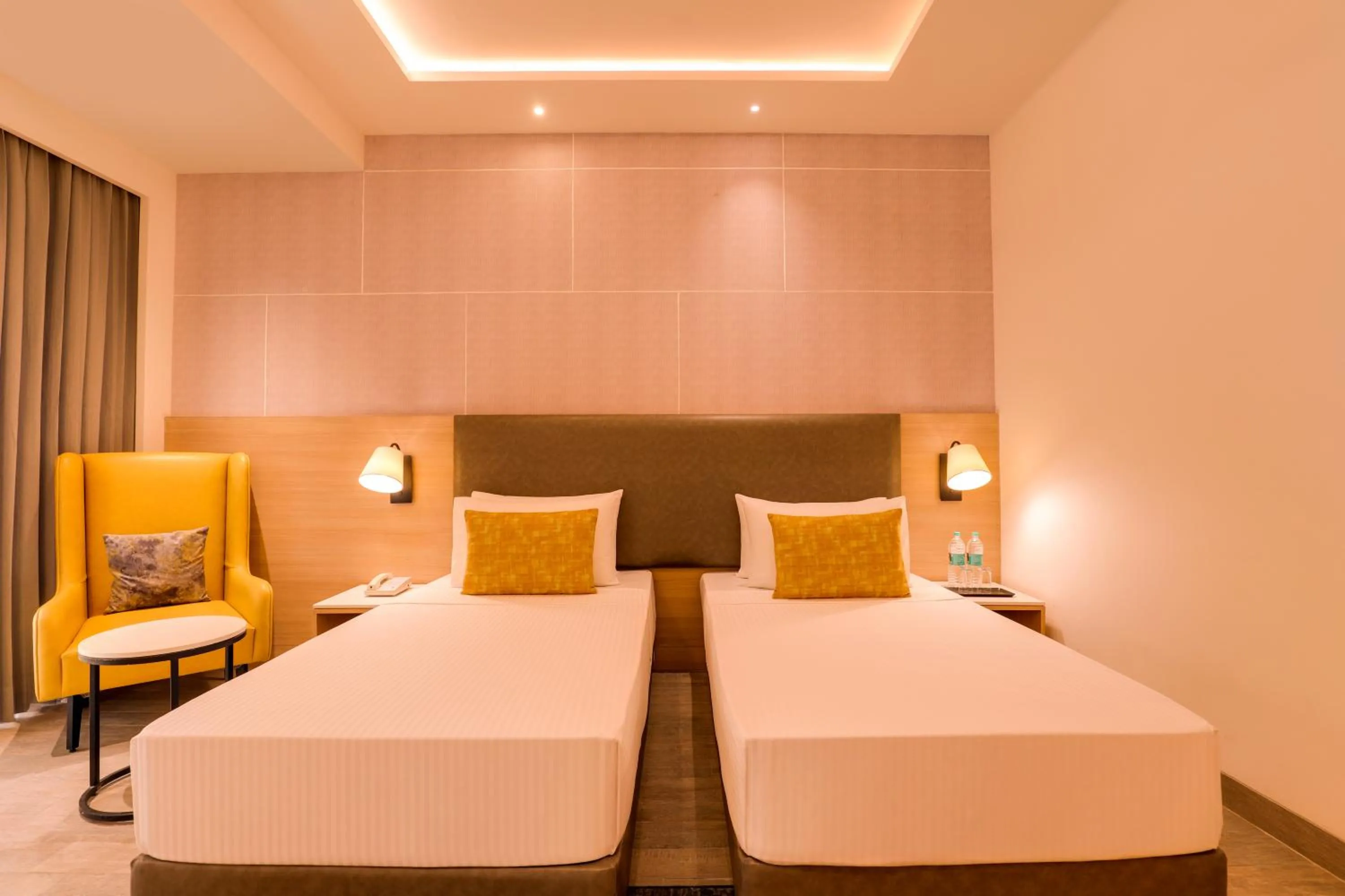 Bedroom, Bed in Lemon Tree Hotel, Chandausi