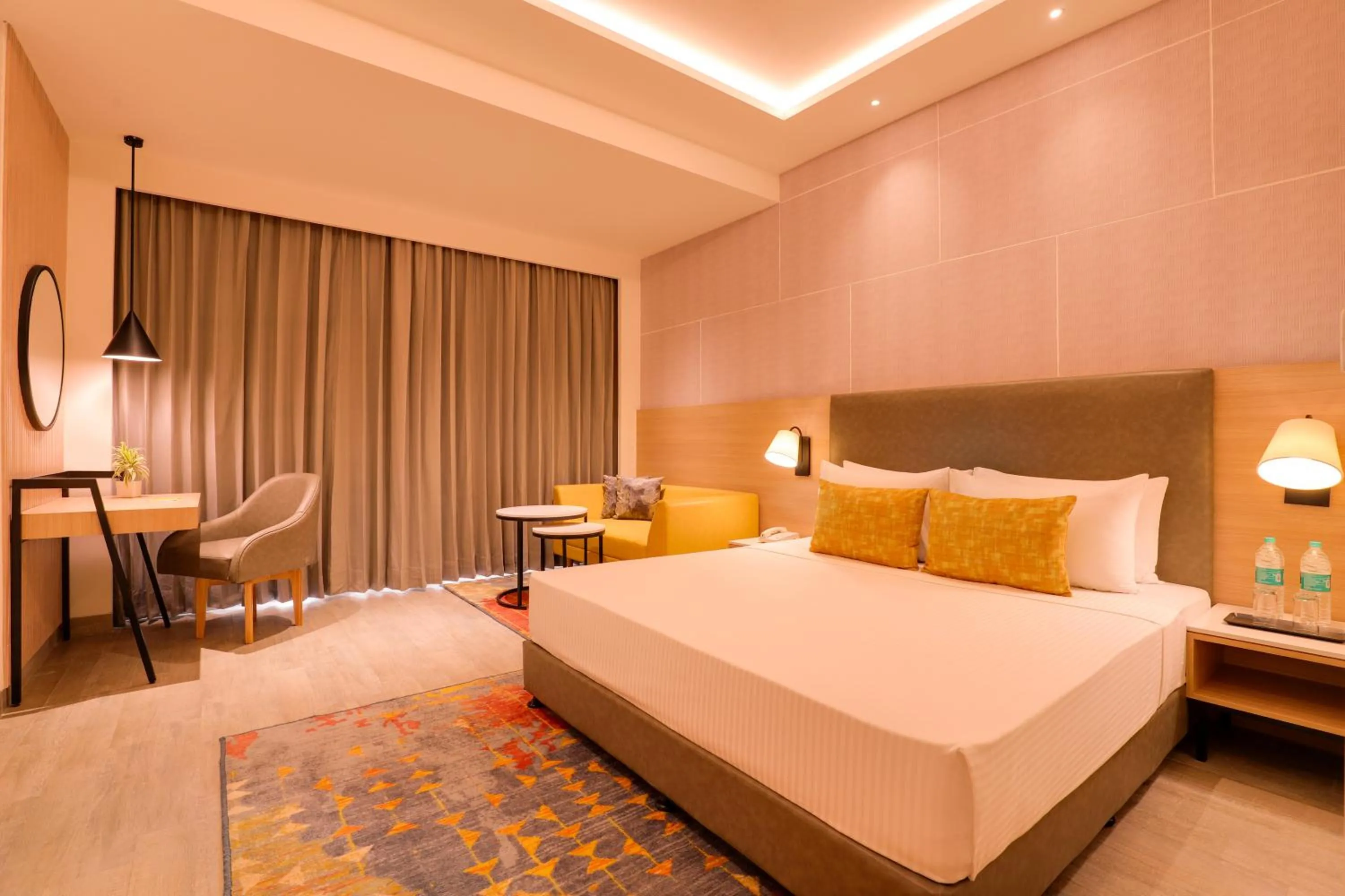 Bedroom, Bed in Lemon Tree Hotel, Chandausi