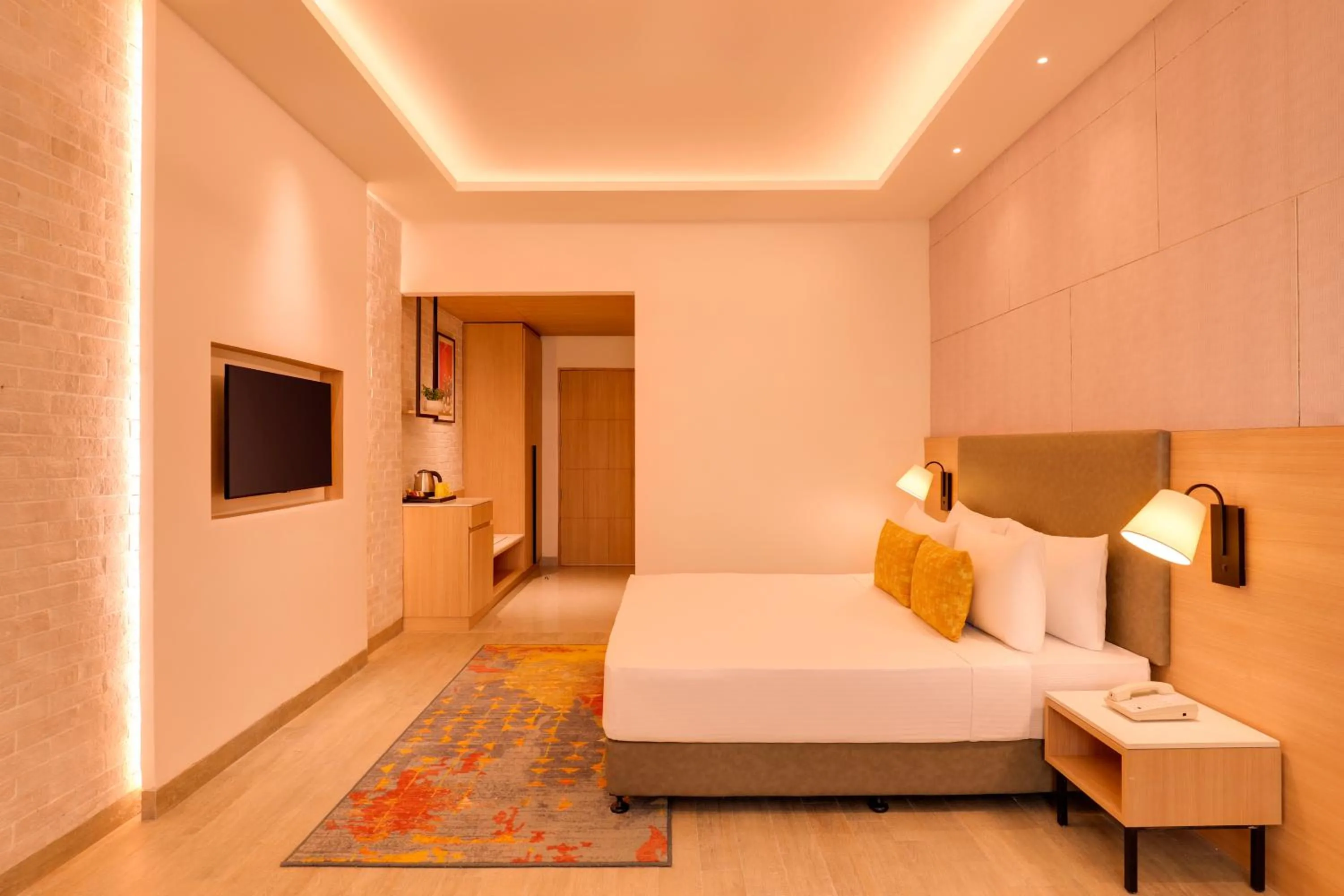 Bedroom, Bed in Lemon Tree Hotel, Chandausi