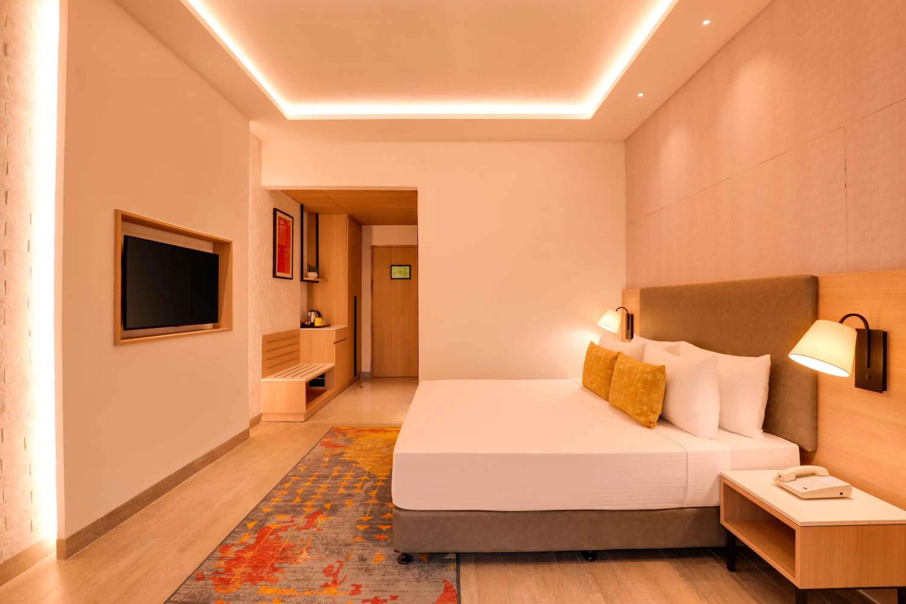 Bedroom, Bed in Lemon Tree Hotel, Chandausi