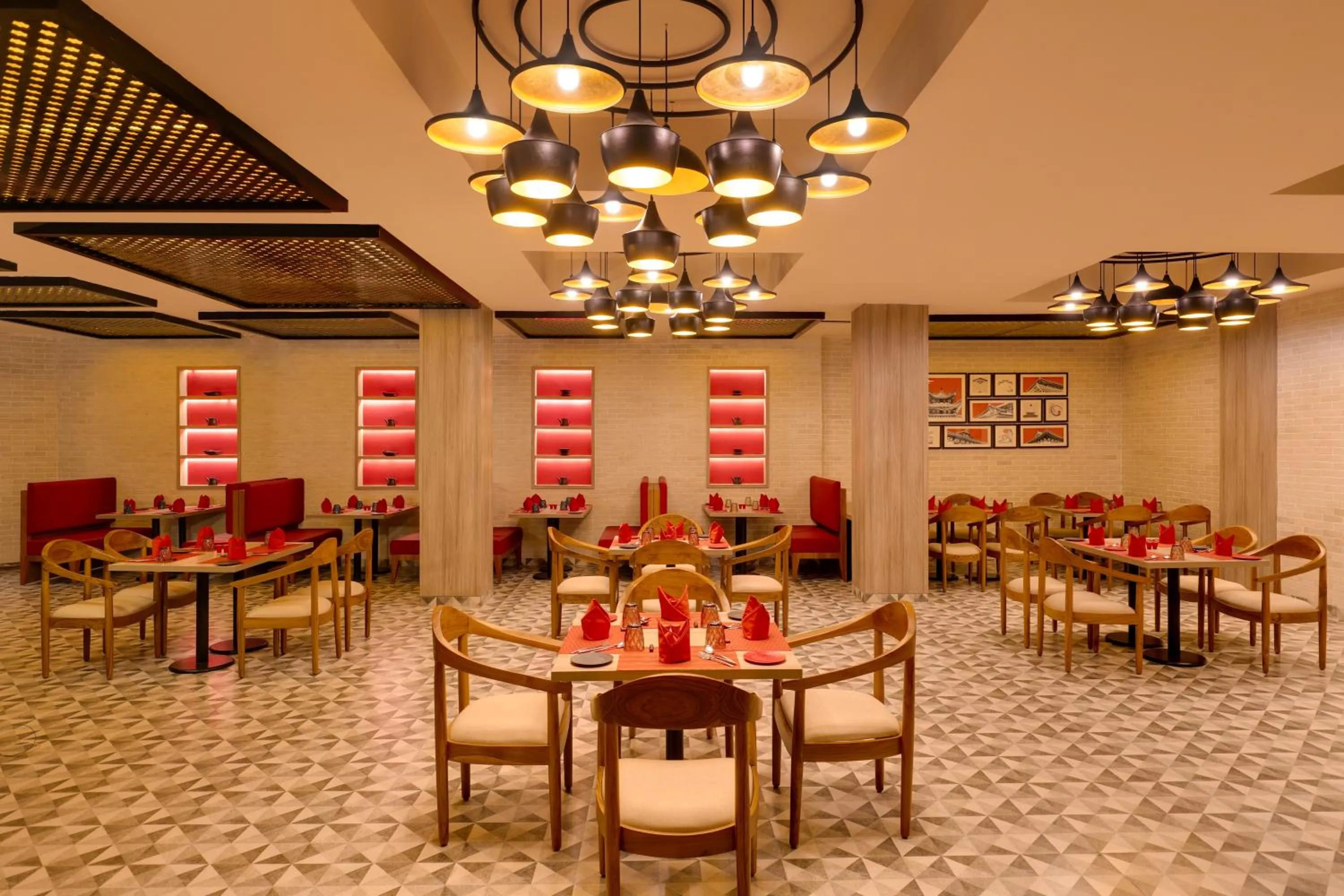 Restaurant/places to eat in Lemon Tree Hotel, Chandausi