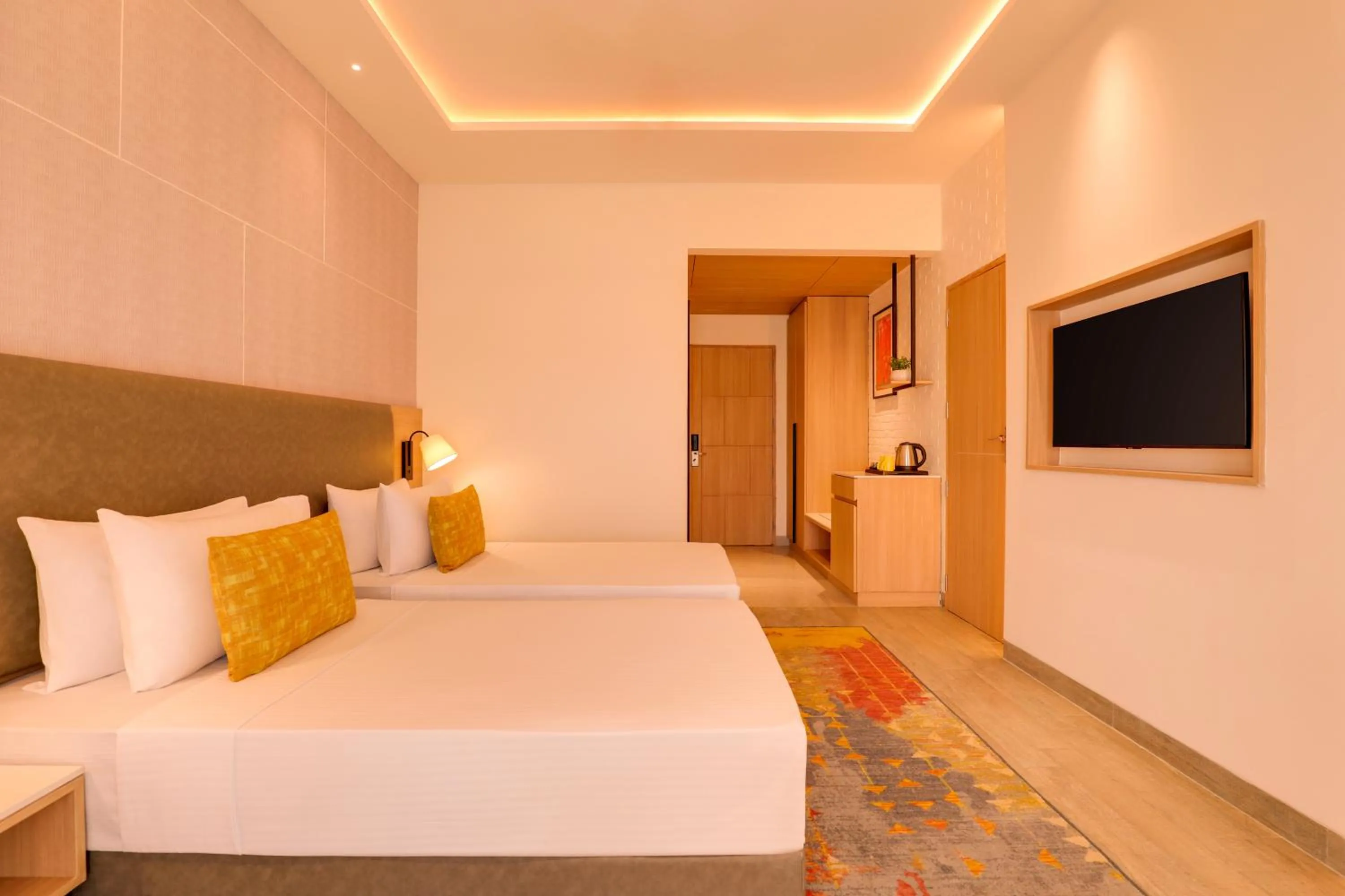 Bed in Lemon Tree Hotel, Chandausi