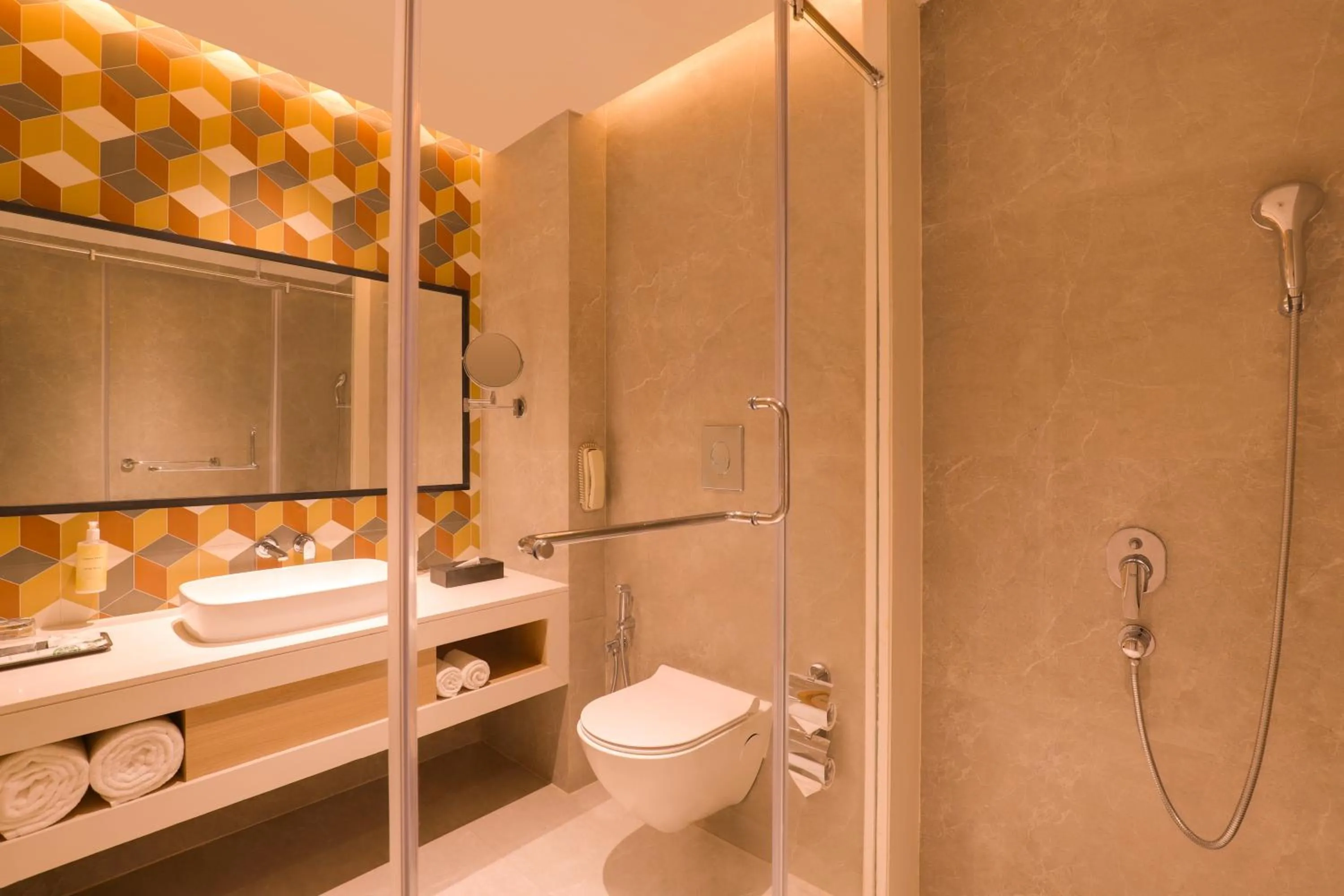 Bathroom in Lemon Tree Hotel, Chandausi