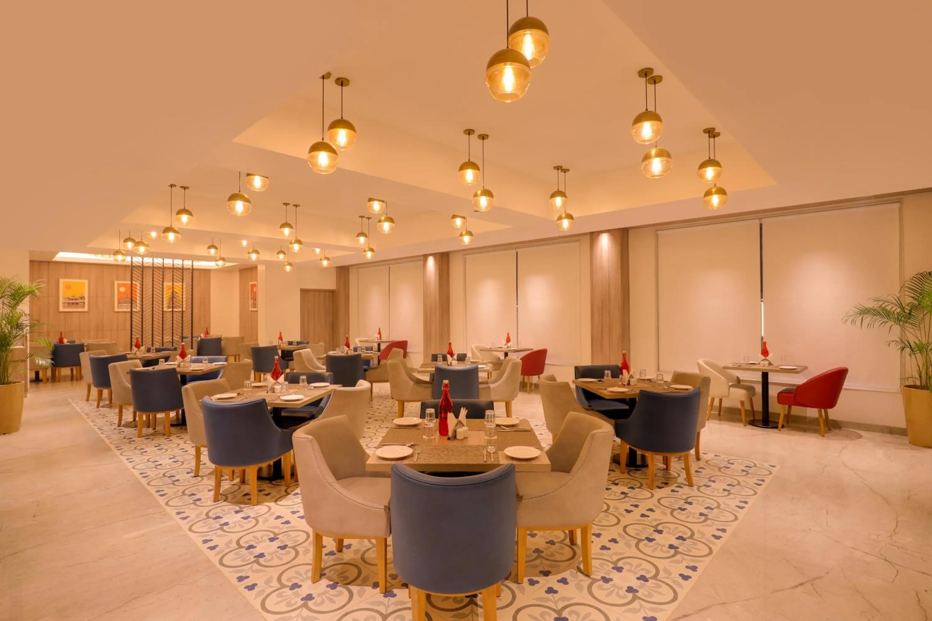 Restaurant/places to eat in Lemon Tree Hotel, Chandausi