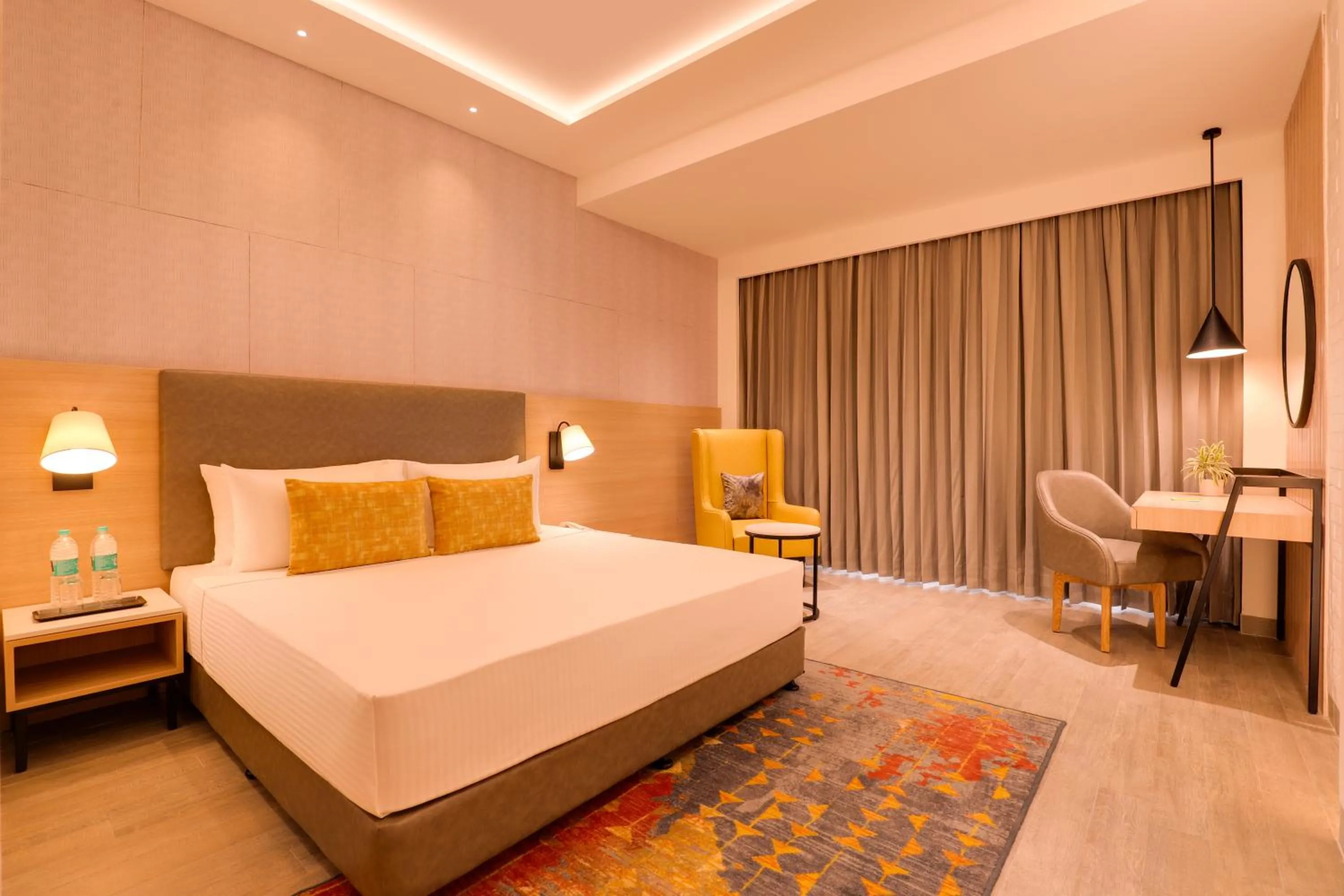 Bedroom, Bed in Lemon Tree Hotel, Chandausi