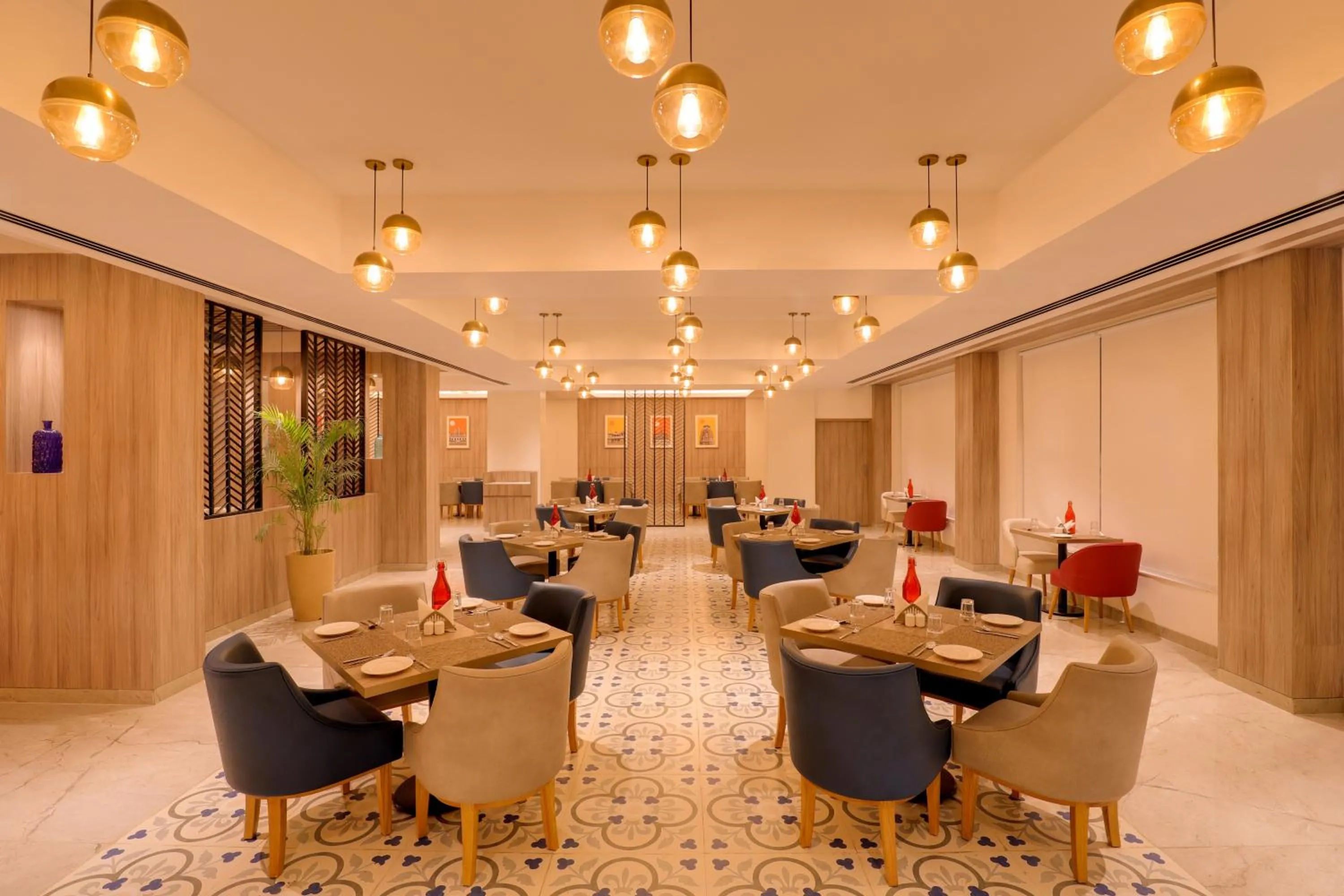 Restaurant/places to eat in Lemon Tree Hotel, Chandausi