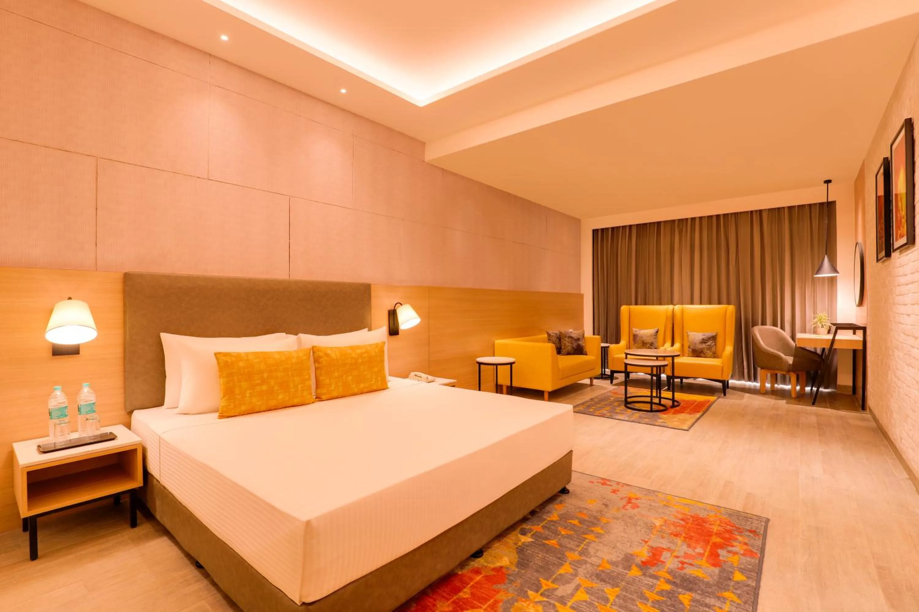 Bedroom, Bed in Lemon Tree Hotel, Chandausi