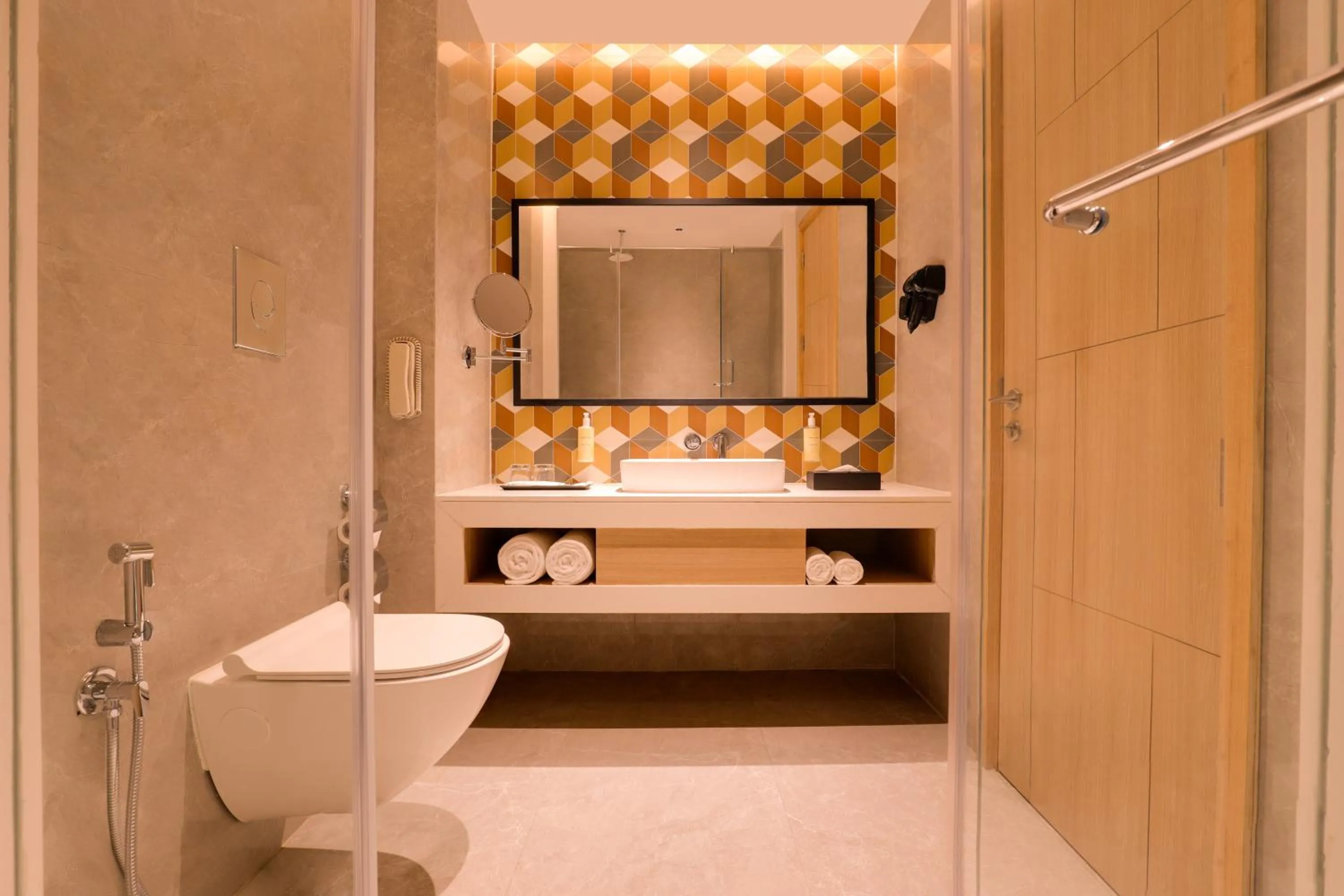 Bathroom in Lemon Tree Hotel, Chandausi