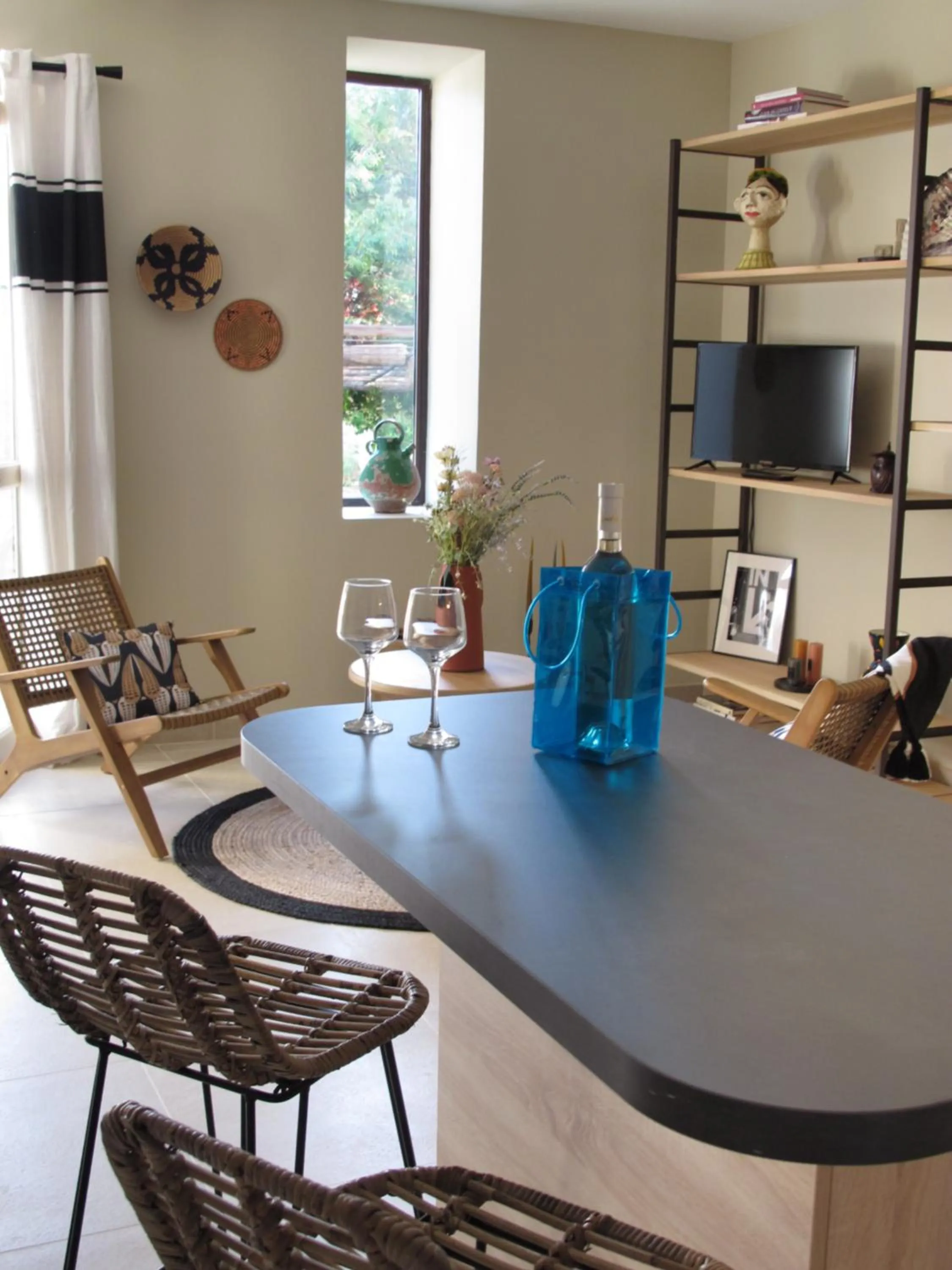 Dining area in La Cour Des Sens