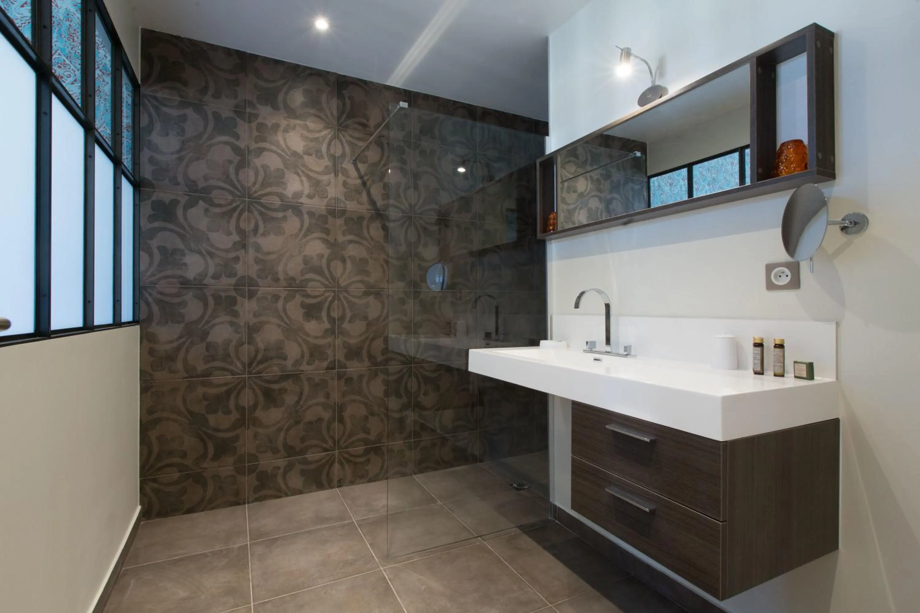 Bathroom in La Cour Des Sens