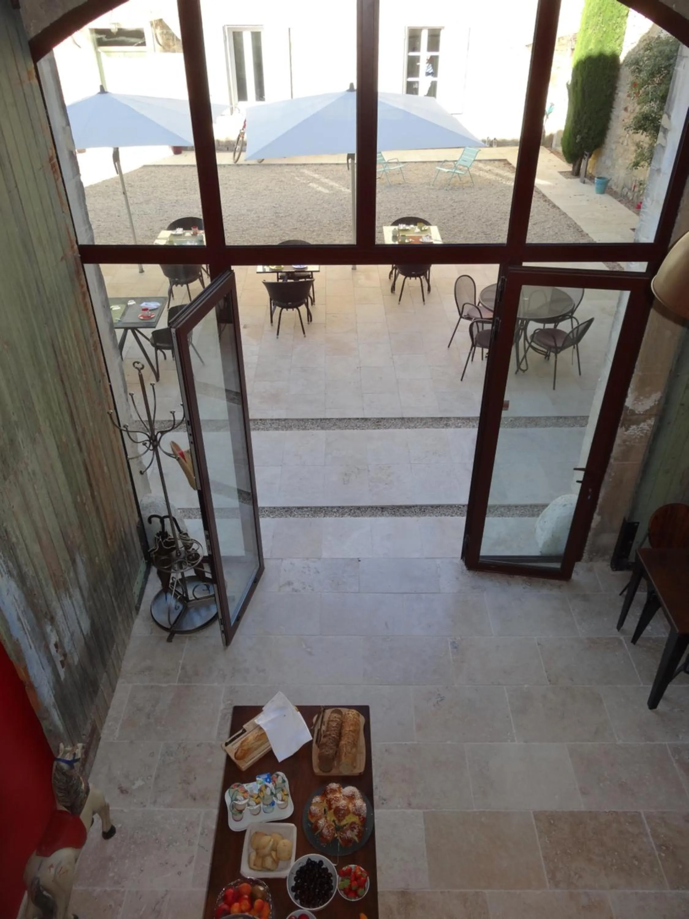 Food and drinks in La Cour Des Sens