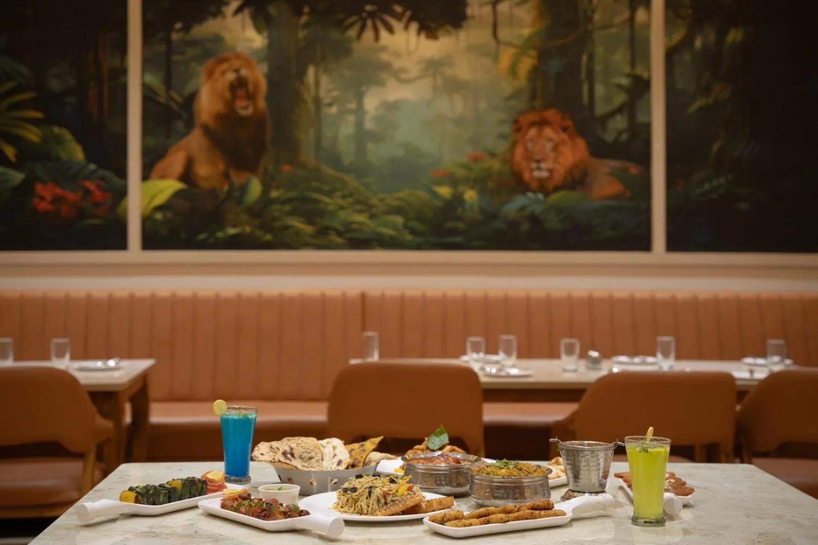 Restaurant/places to eat in Gir Aatithya Clarks Inn