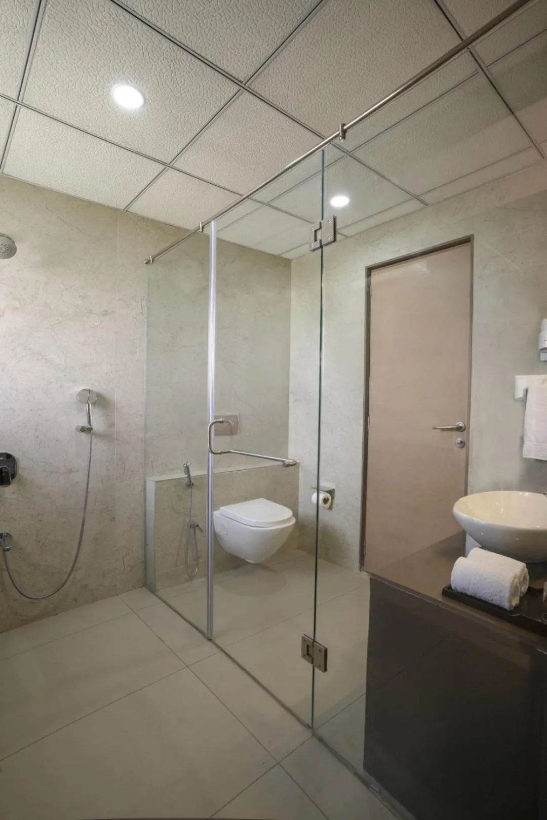 Bathroom in Gir Aatithya Clarks Inn