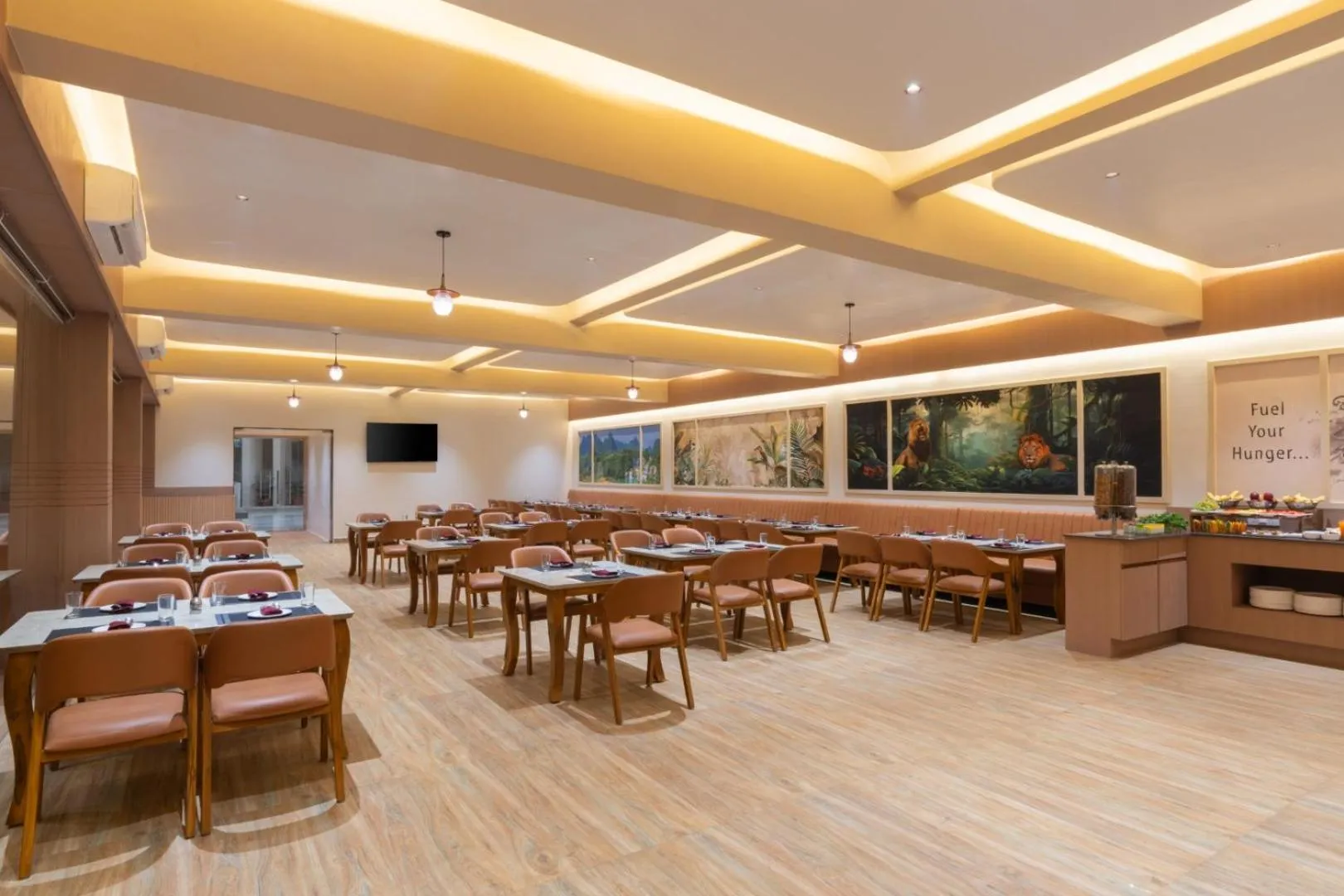 Restaurant/places to eat in Gir Aatithya Clarks Inn