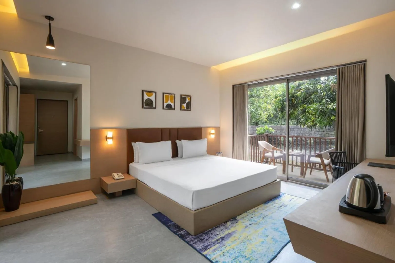 Bed in Gir Aatithya Clarks Inn