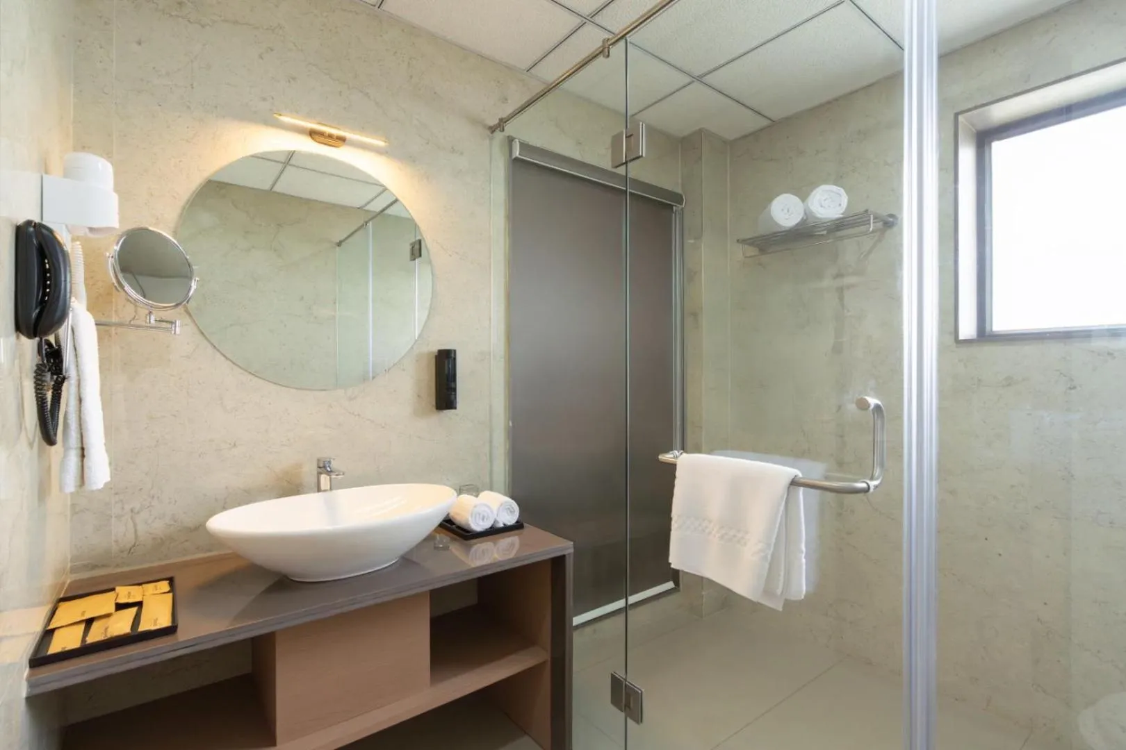 Bathroom in Gir Aatithya Clarks Inn
