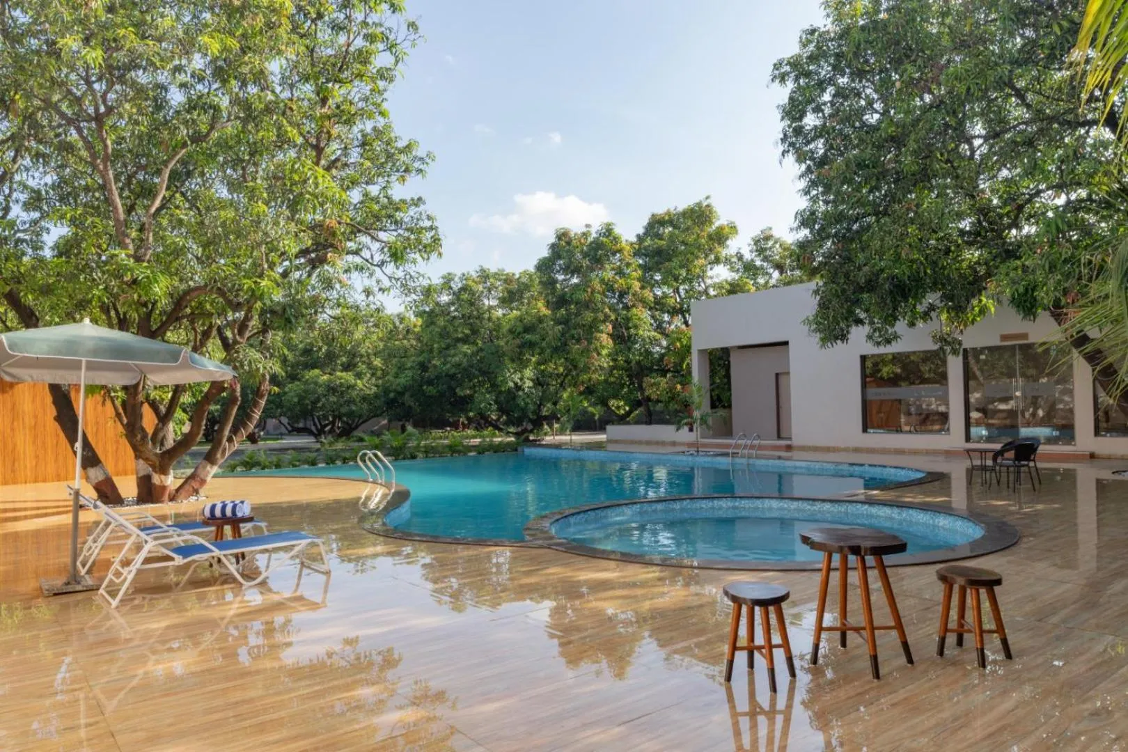 Swimming pool in Gir Aatithya Clarks Inn