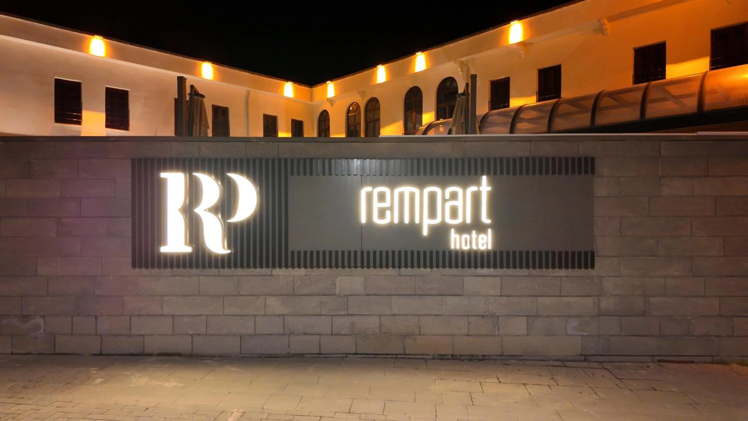 Property building in Rempart Hotel