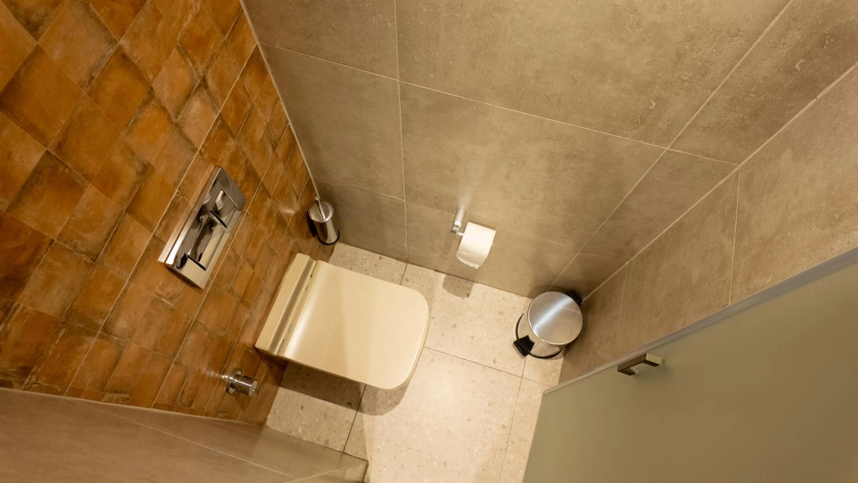 Bathroom in Rempart Hotel