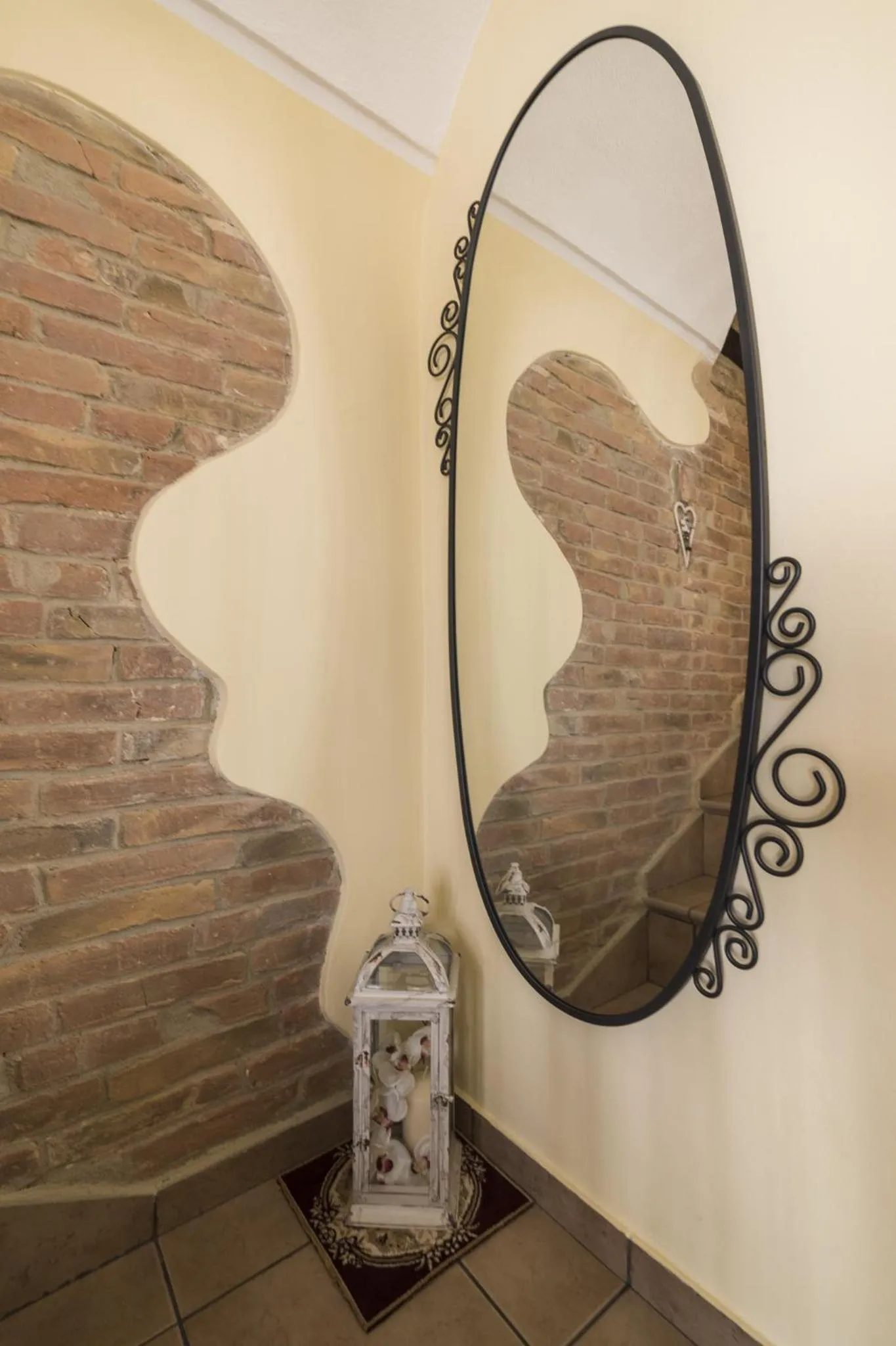 Decorative detail in B&B Alexander