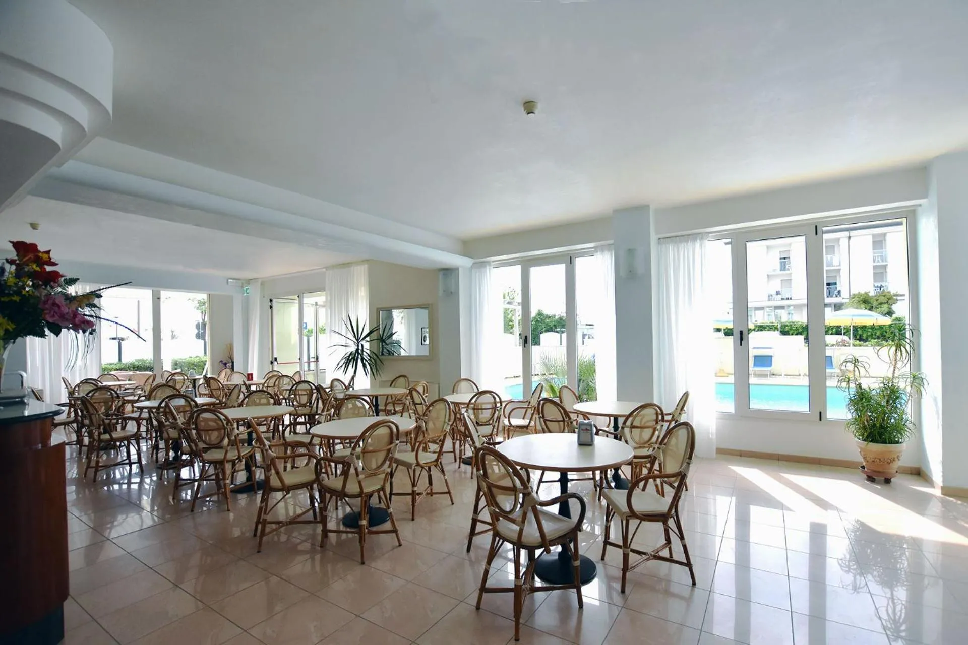 Restaurant/places to eat in Hotel Europa