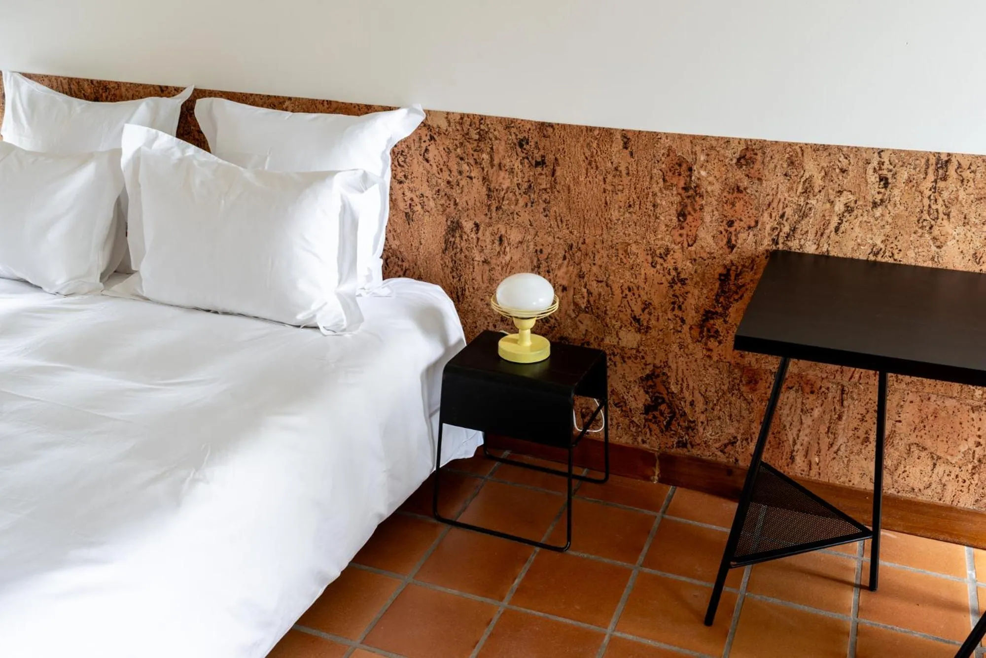 Bedroom, Bed in Calipo