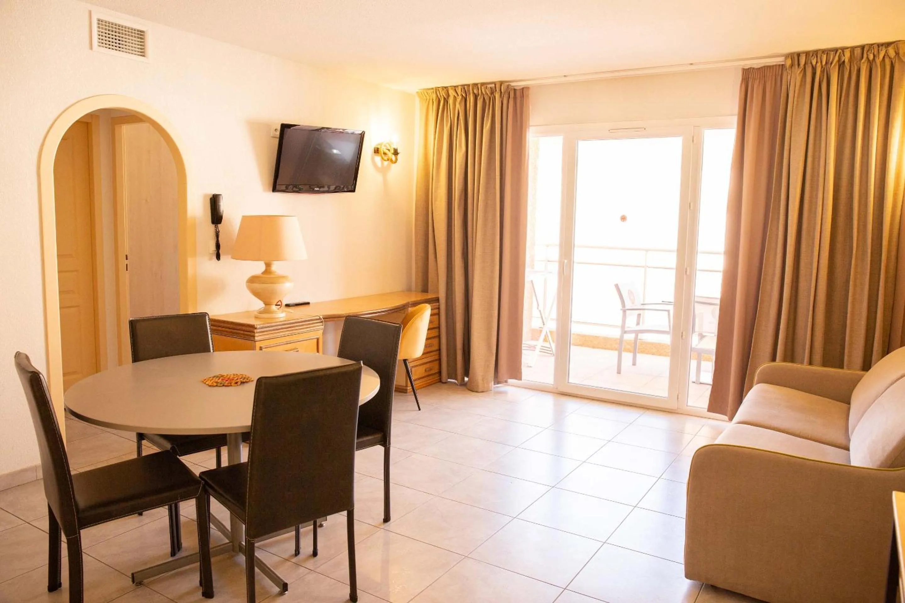 Photo of the whole room in Résidence du Lido