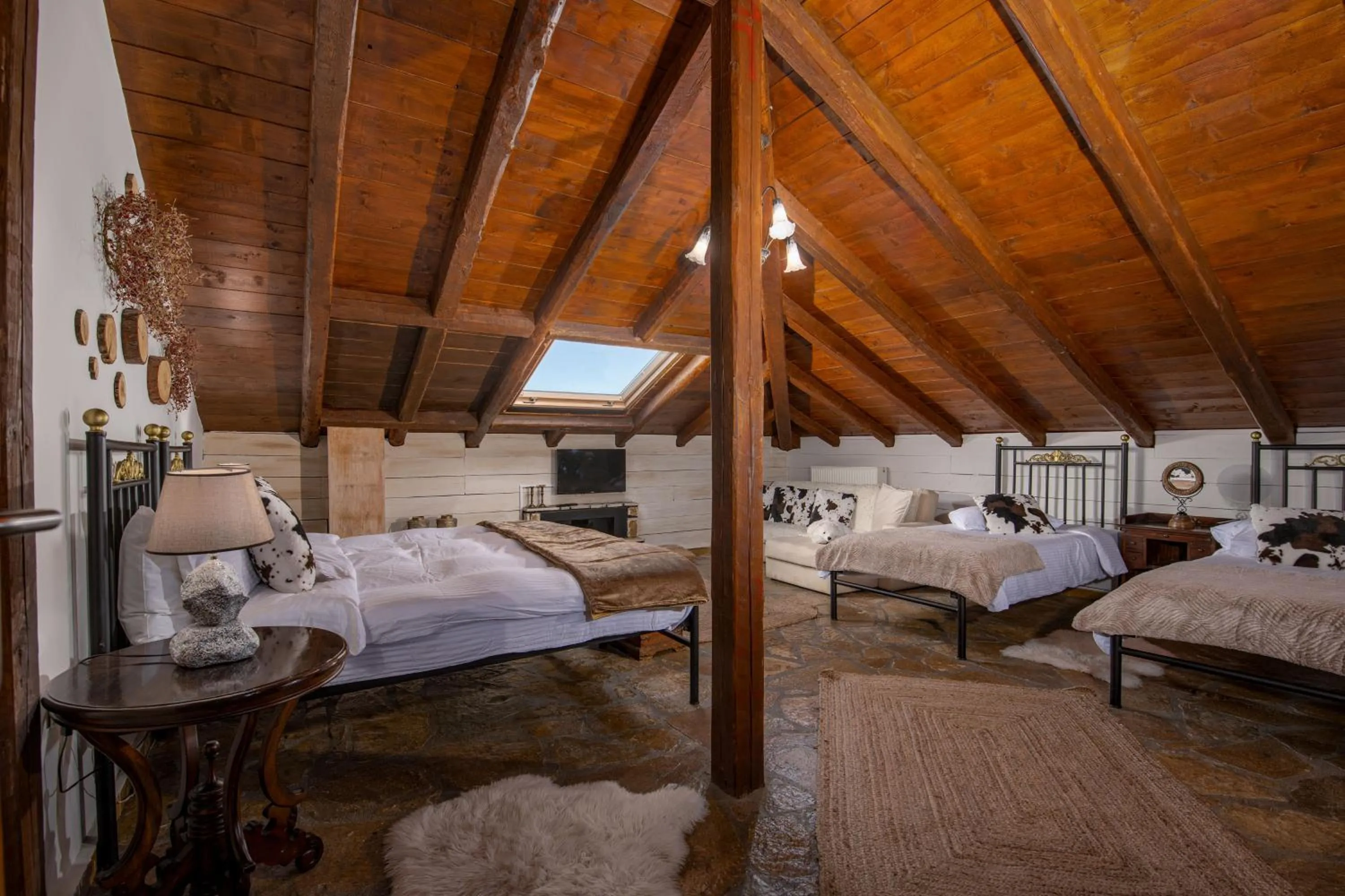 Bed in Archontiko Fiamegou Hotel&Spa