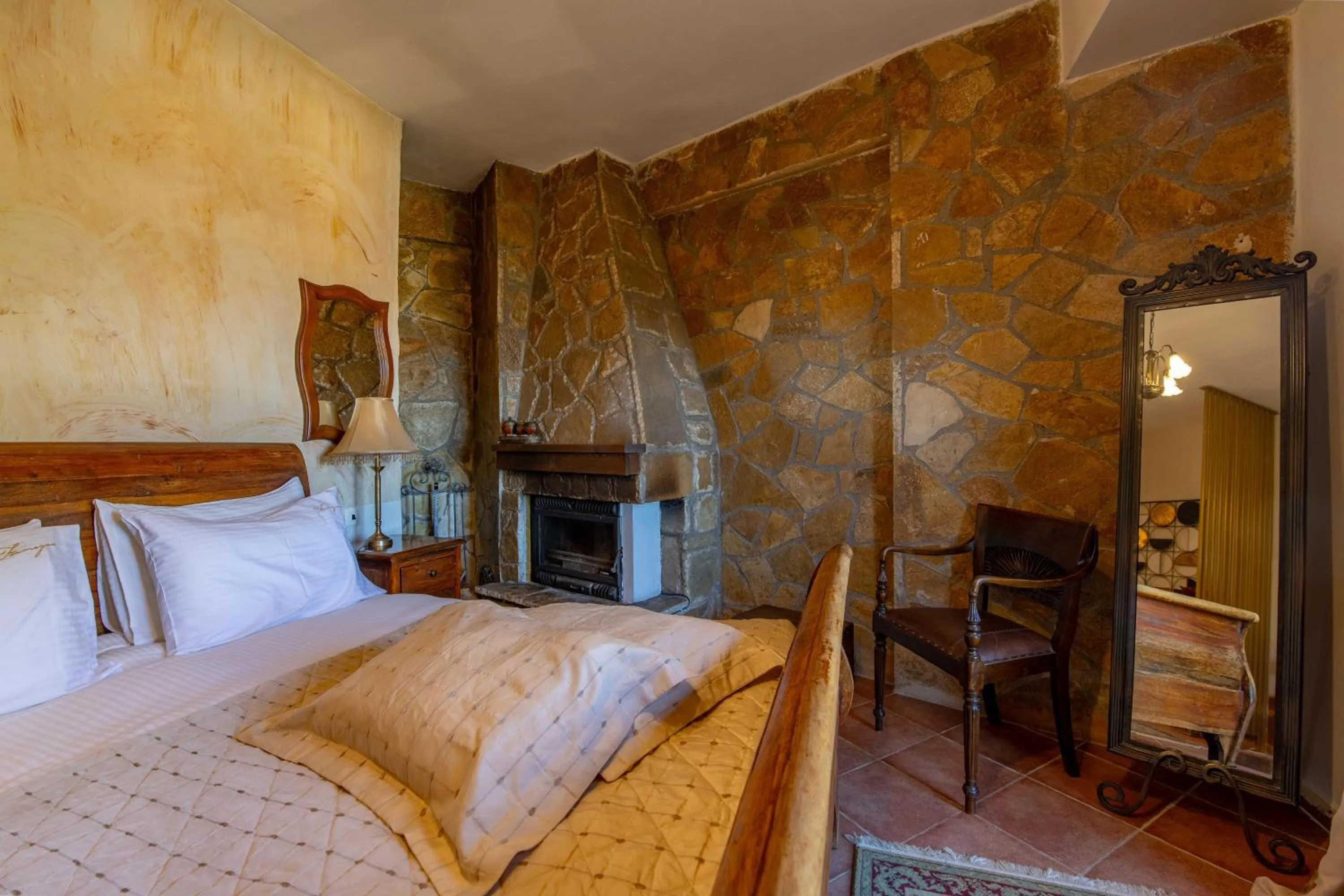 Bedroom, Bed in Archontiko Fiamegou Hotel&Spa