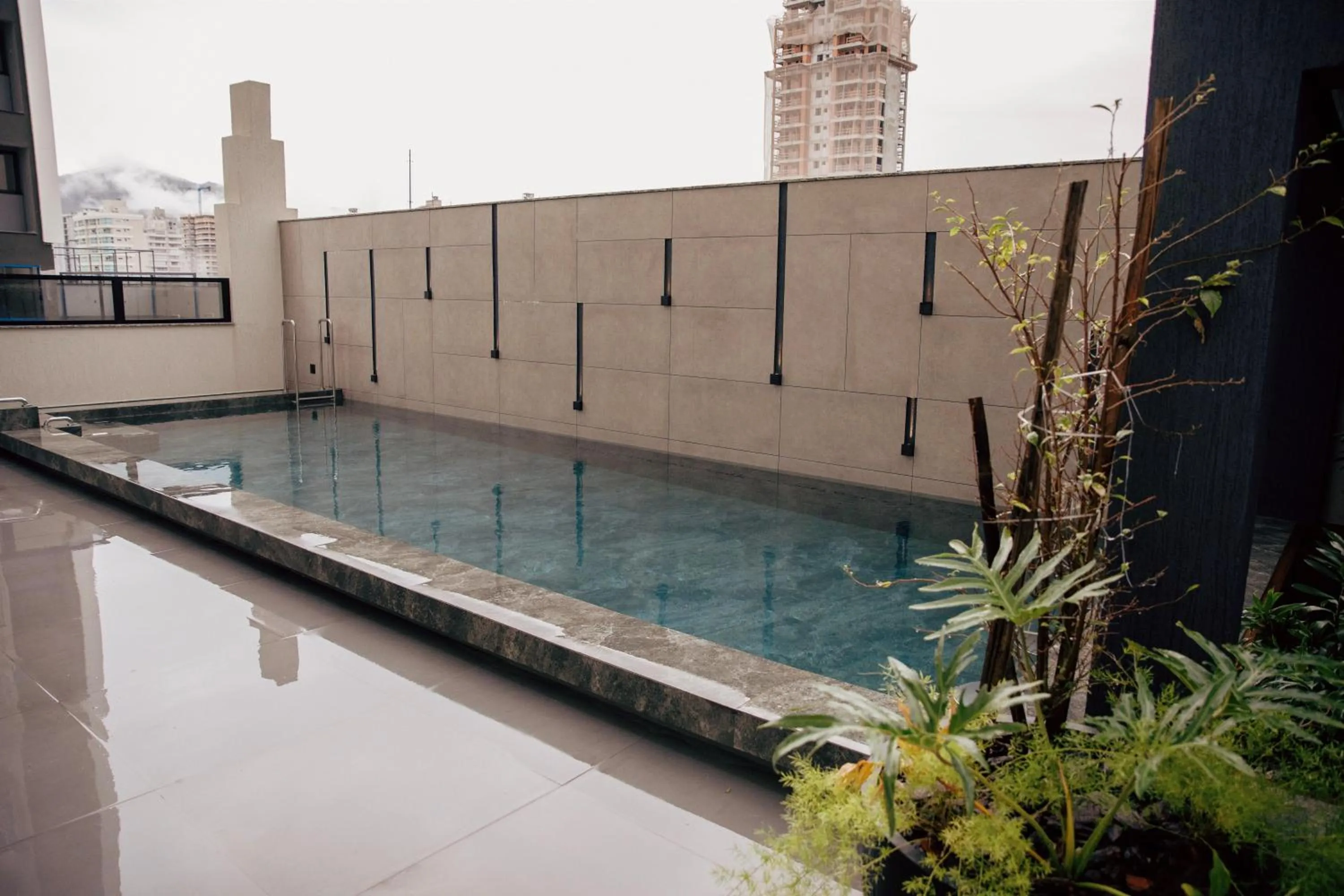 Swimming pool in Nobile Grand Itapema