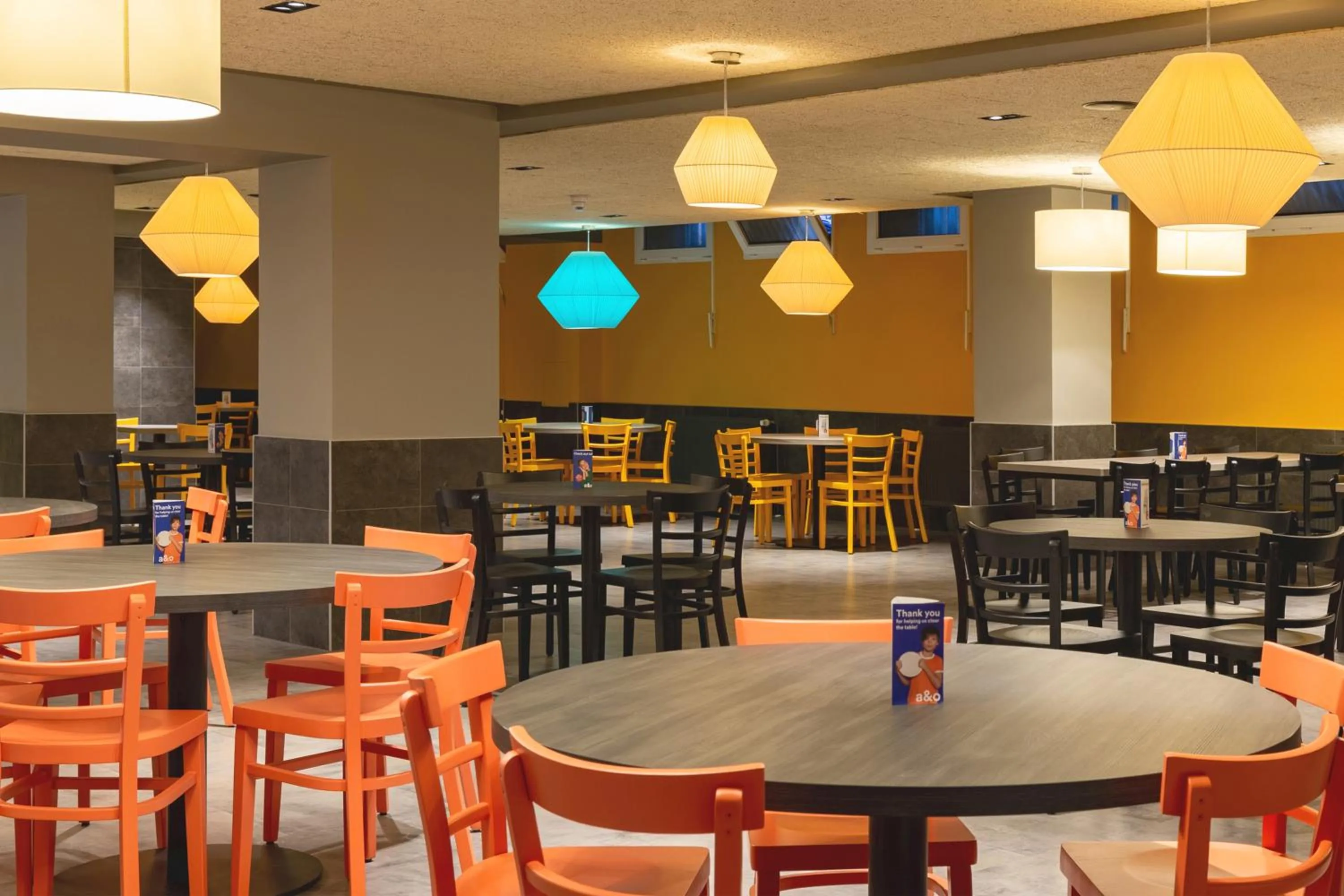 Restaurant/places to eat in a&o Stuttgart City