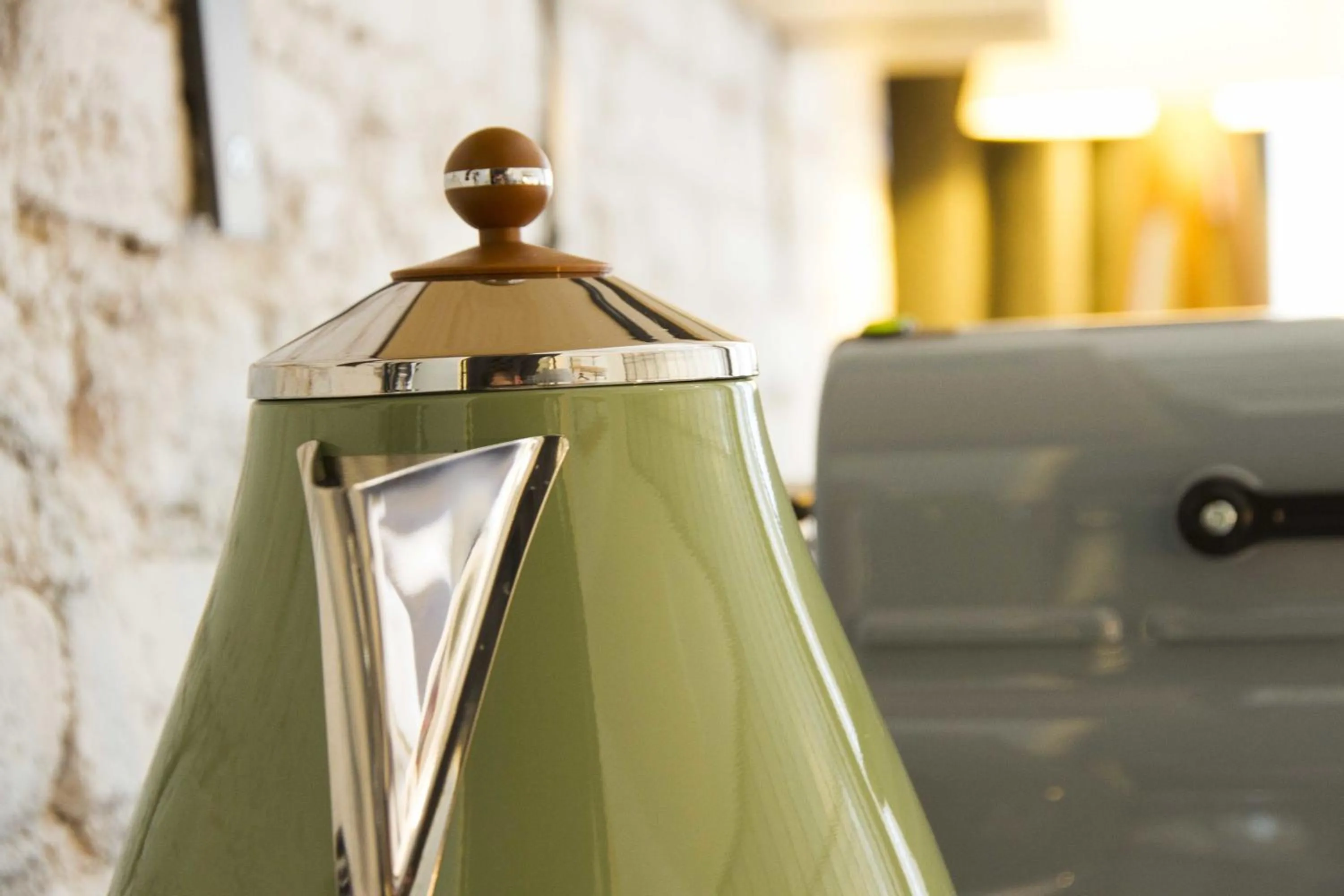 Coffee/tea facilities in Magnova Studios