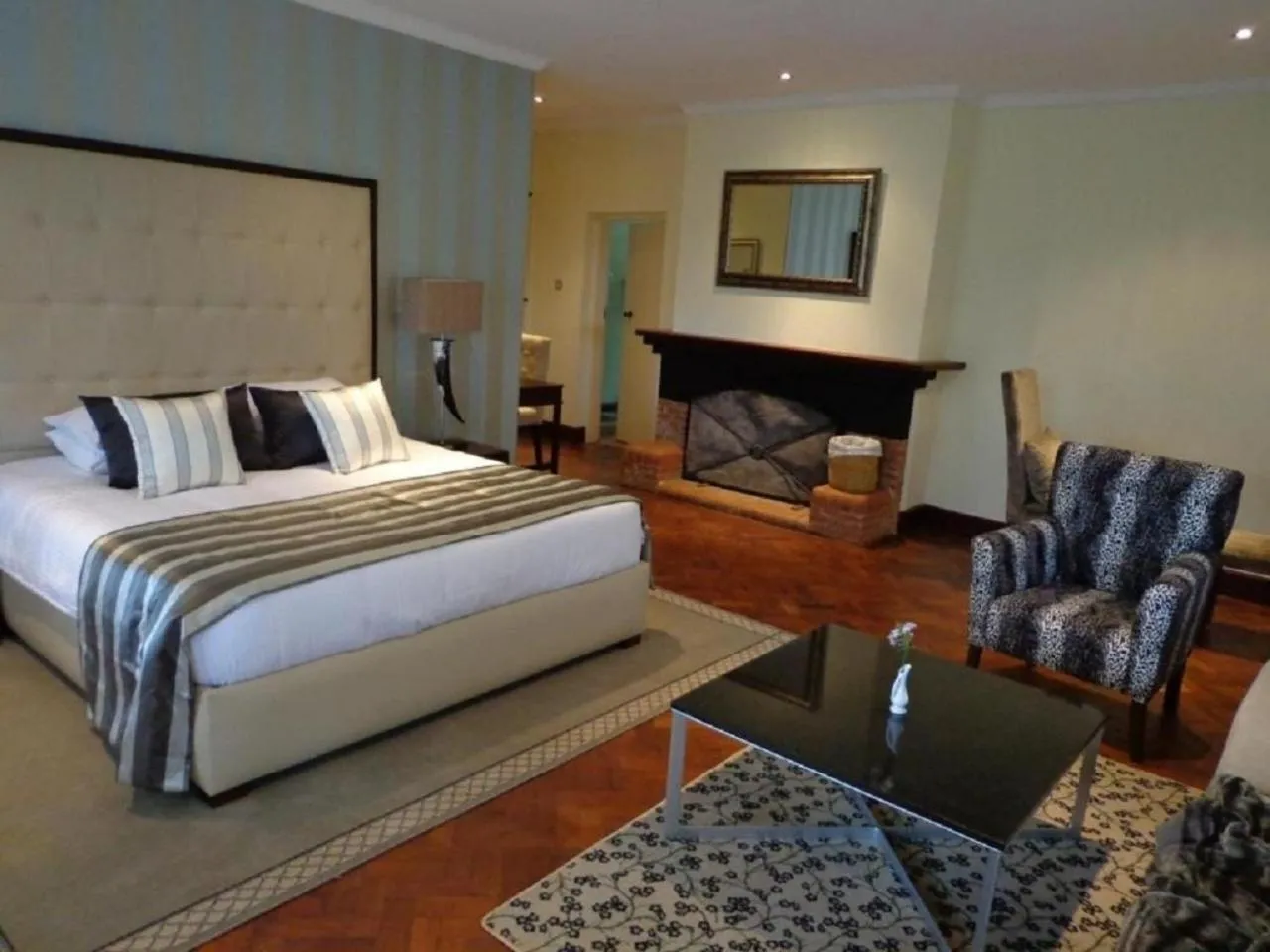 Bedroom, Bed in The Aberdare Country Club