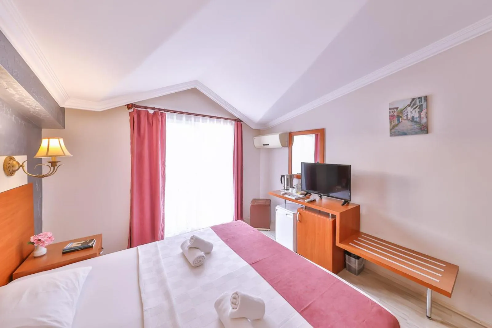 Photo of the whole room, Bed in Kas Bilgin Hotel