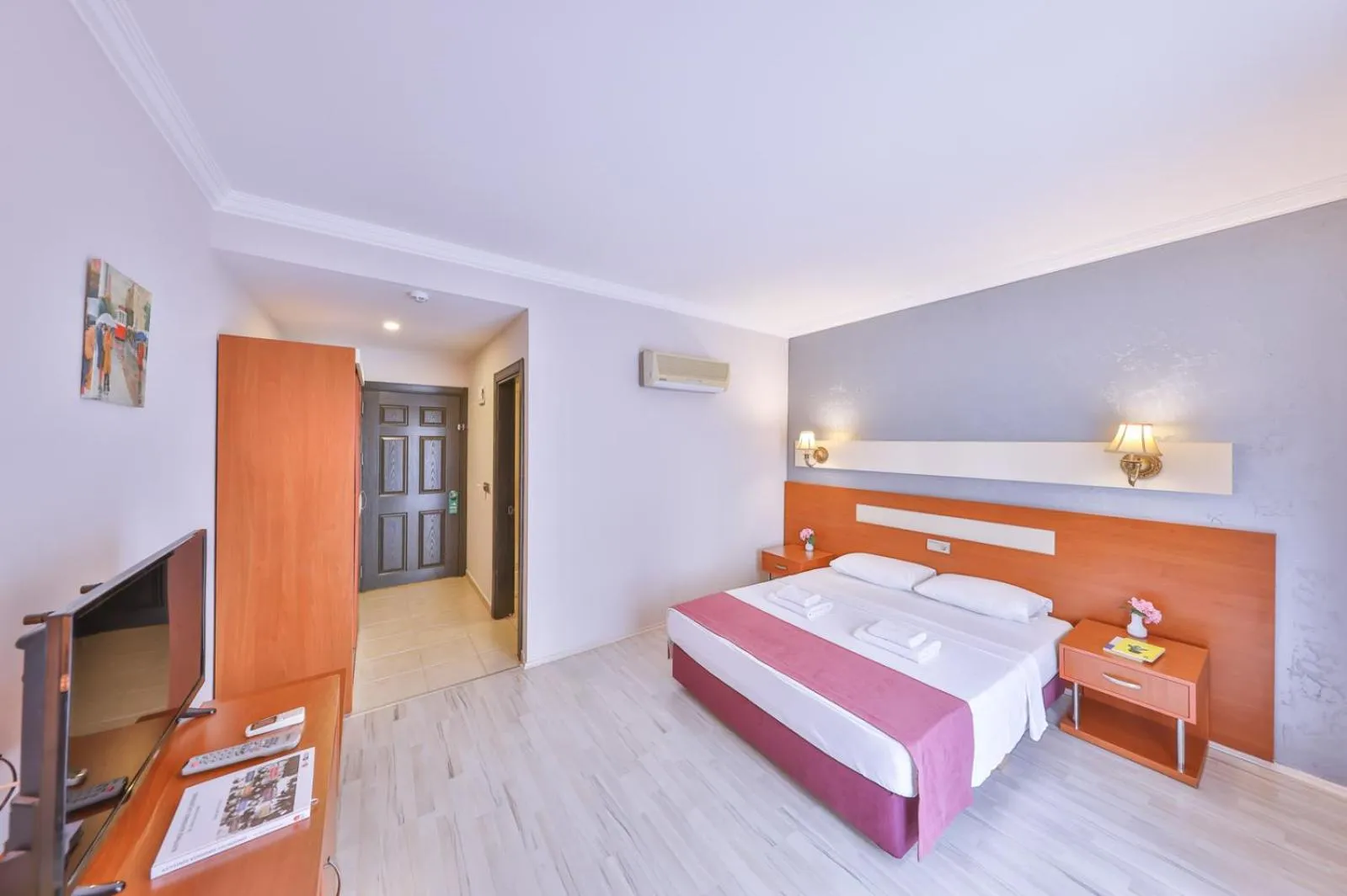 Photo of the whole room, Bed in Kas Bilgin Hotel
