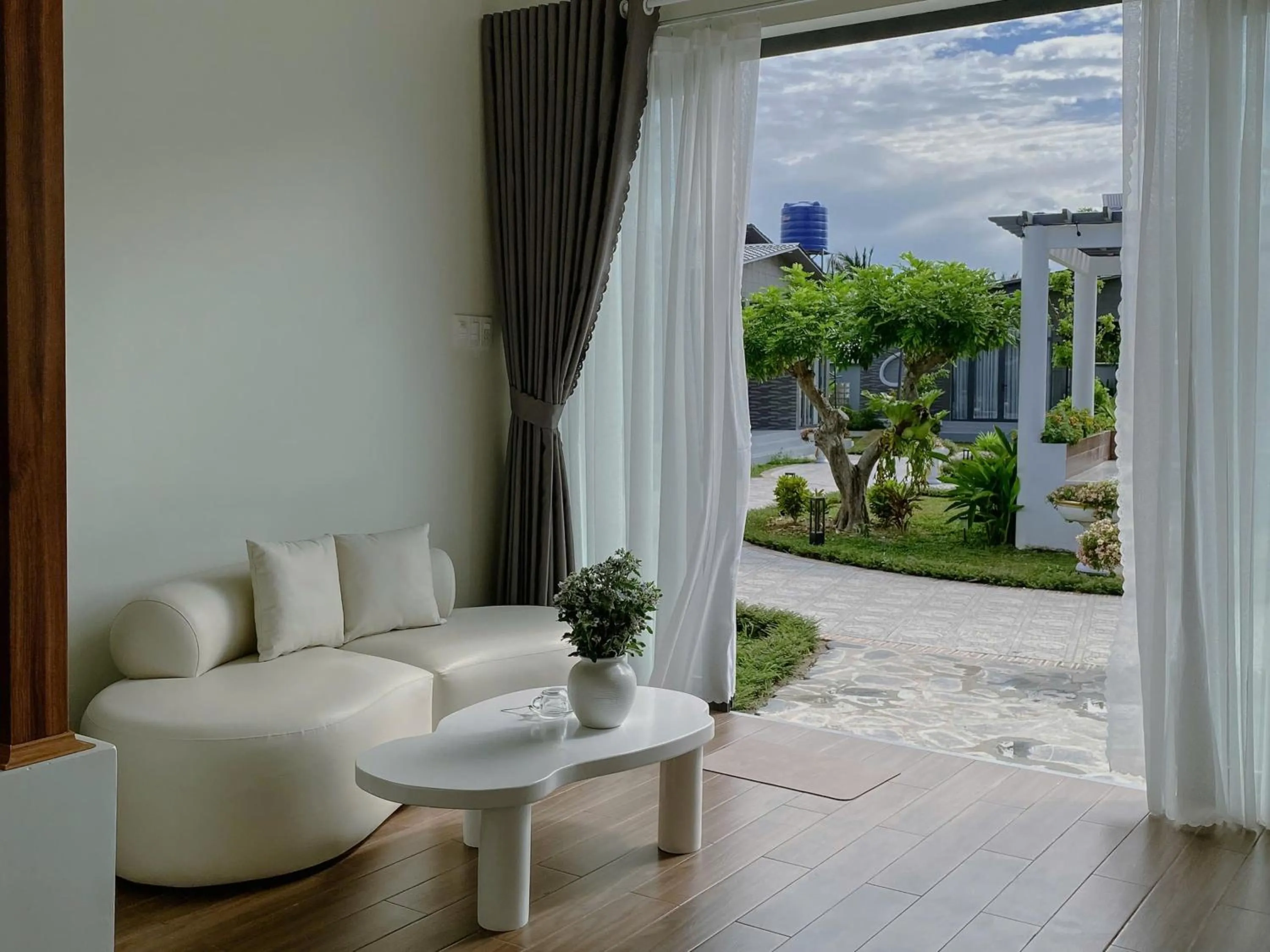 Spring in Homestay Hà Tiên Dragon