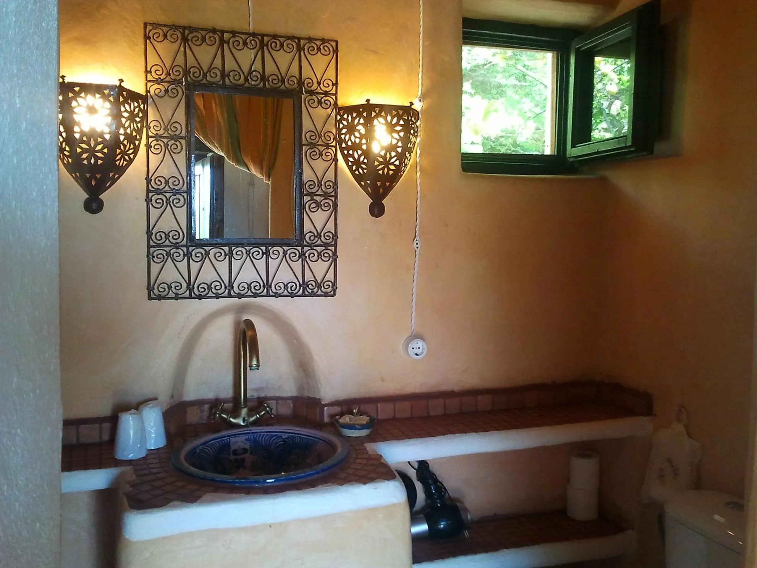 Toilet in Casa Rural Cortijo La Alberca