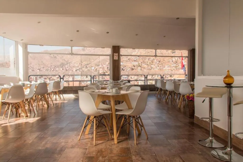 Restaurant/places to eat in Wayqey Hotel